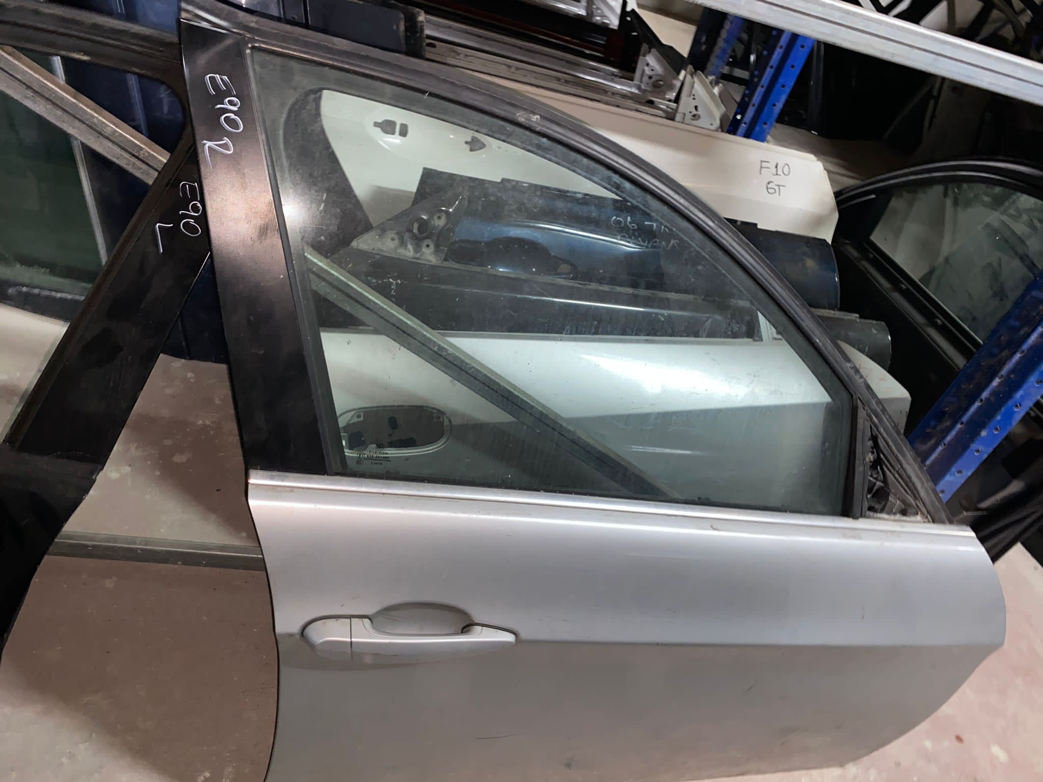 BMW E90 SAĞ ÖN GÜMÜŞ GRİ KAPI ORJİNAL ÇIKMA