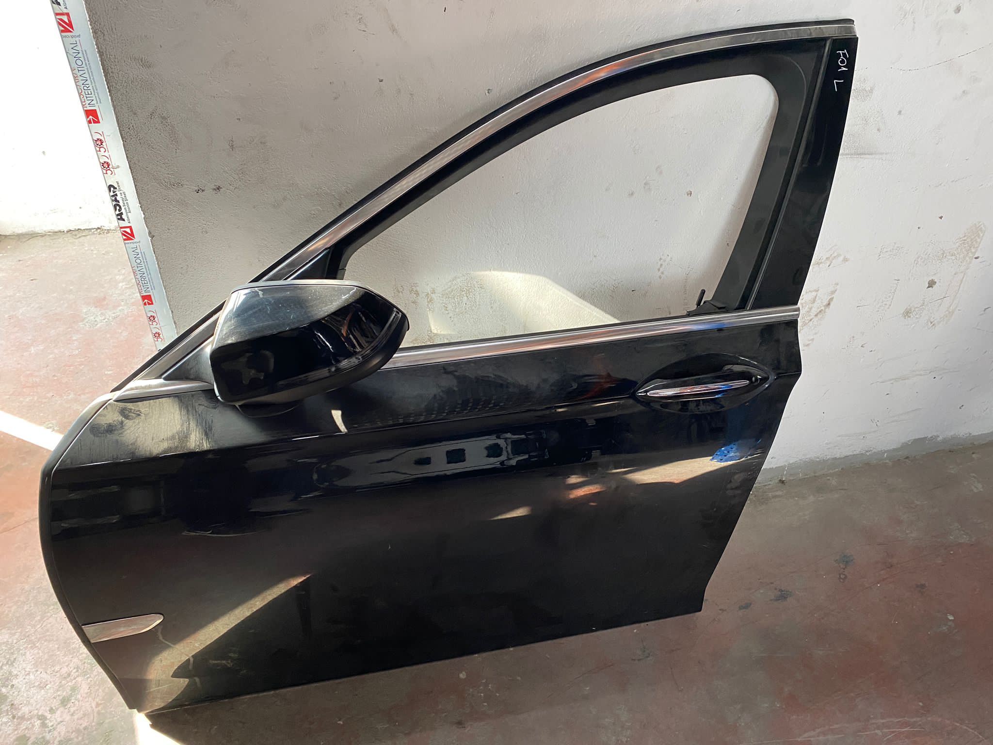 BMW F01 SOL ÖN KAPI SİYAH HATASIZ ORJİNAL ÇIKMA