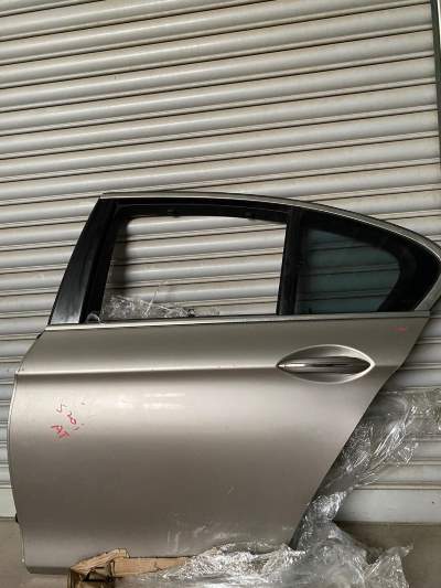 BMW F10 SOL ARKA KAPI MET. KUM BEJİ HATASIZ ORJİNAL ÇIKMA