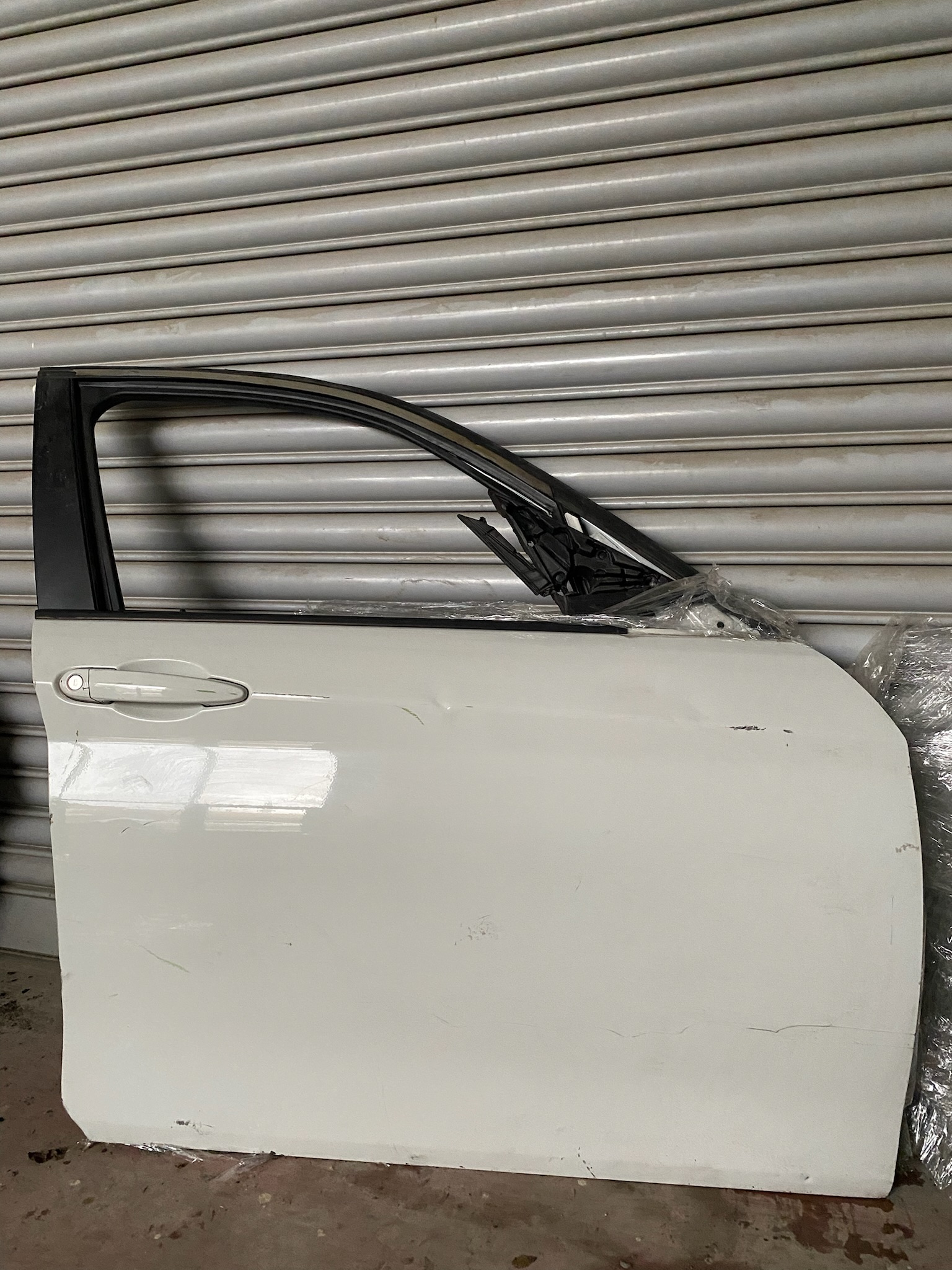 BMW F20 SAĞ ÖN BEYAZ KAPI HATASIZ ORJİNAL ÇIKMA