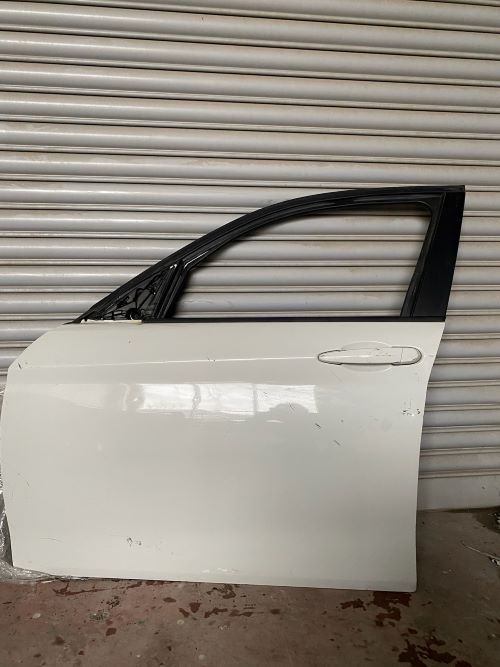 BMW F20 SOL ÖN KAPI BEYAZ HATASIZ ORJİNAL ÇIKMA