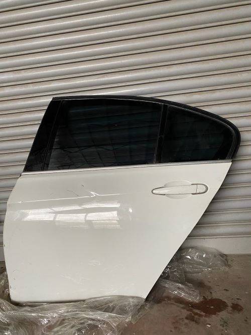 BMW F30 SOL ARKA BEYAZ KAPI HATASIZ ORJİNAL ÇIKMA