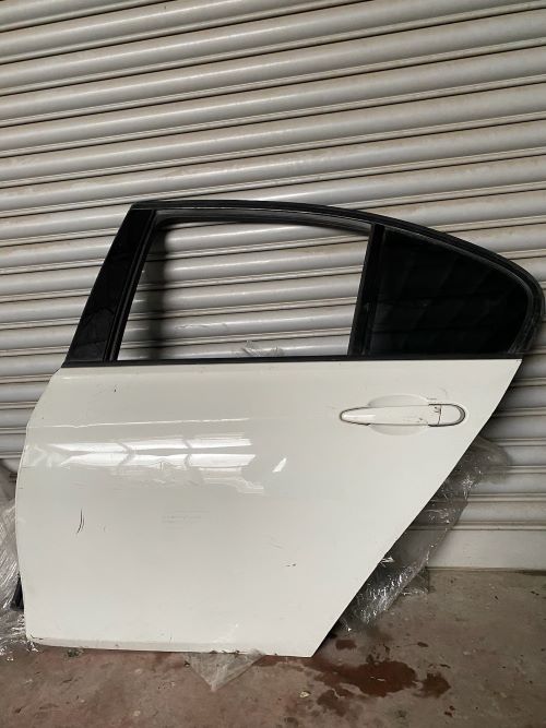 BMW F30 SOL ARKA BEYAZ KAPI HATASIZ ORJİNAL ÇIKMA