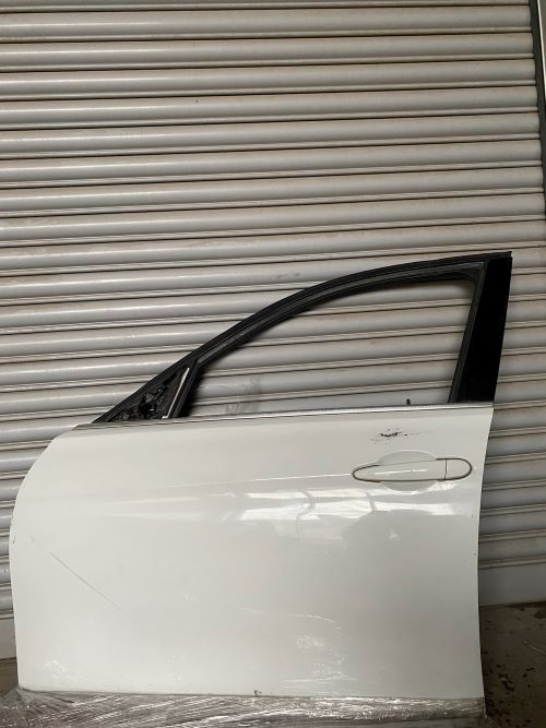 BMW F30 SOL ÖN BEYAZ KAPI HATASIZ ORJİNAL ÇIKMA