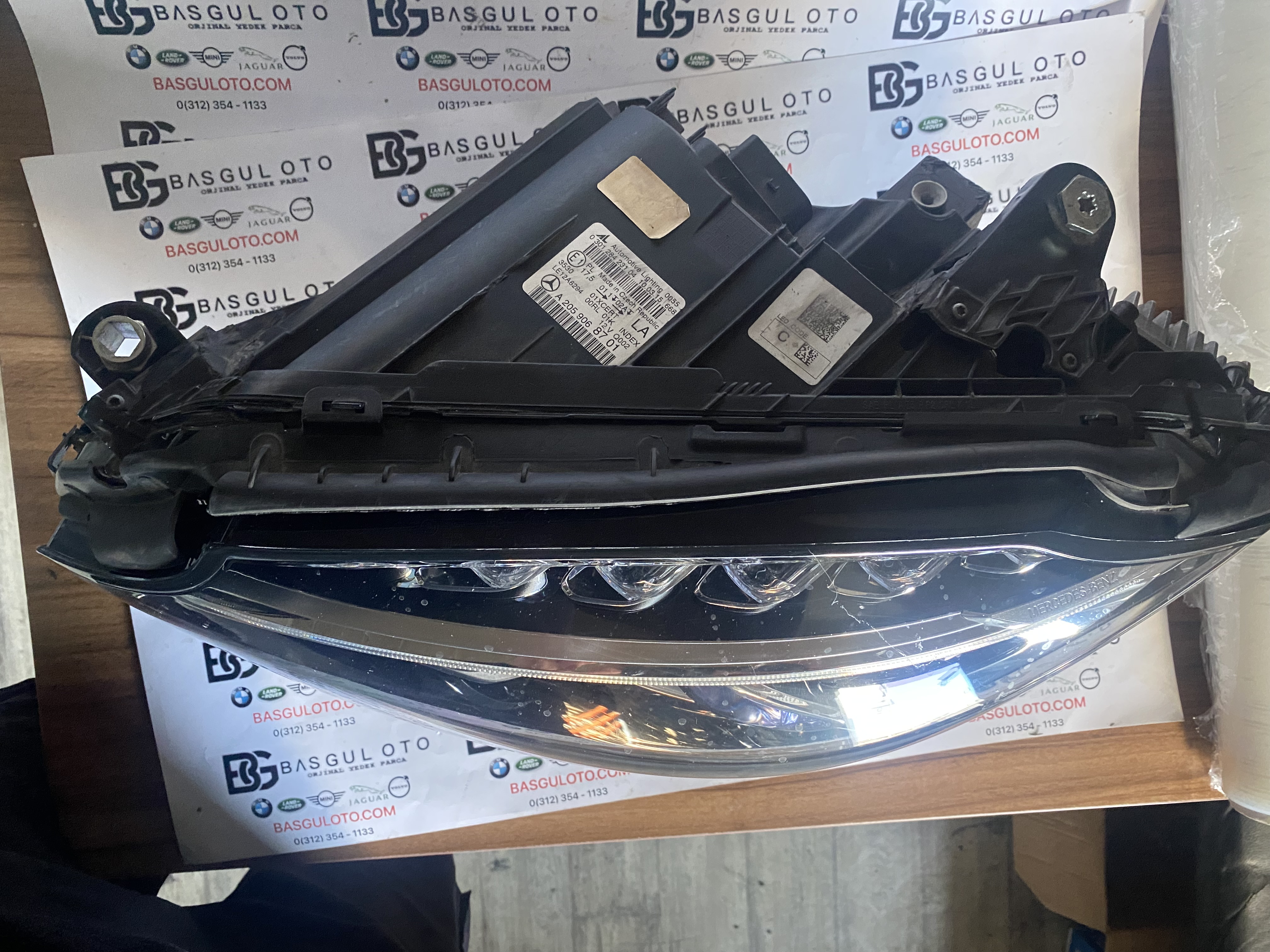MERCEDES W205 SAĞ FAR A2059068701 ORJİNAL ÇIKMA MERCEDES W205 SAĞ FAR A2059068701 ORJİNAL ÇIKMA