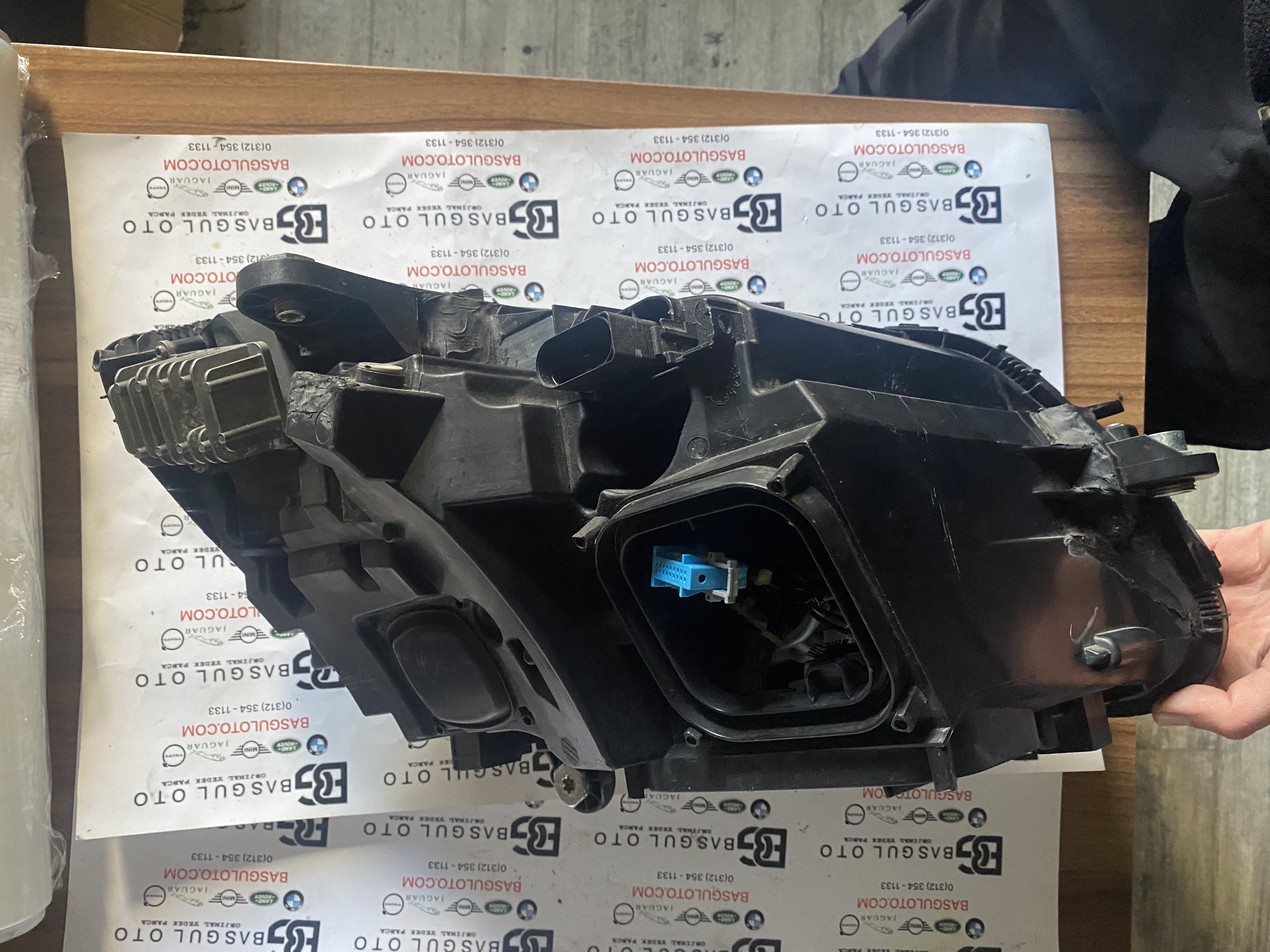 MERCEDES W205 SAĞ FAR A2059068701 ORJİNAL ÇIKMA MERCEDES W205 SAĞ FAR A2059068701 ORJİNAL ÇIKMA