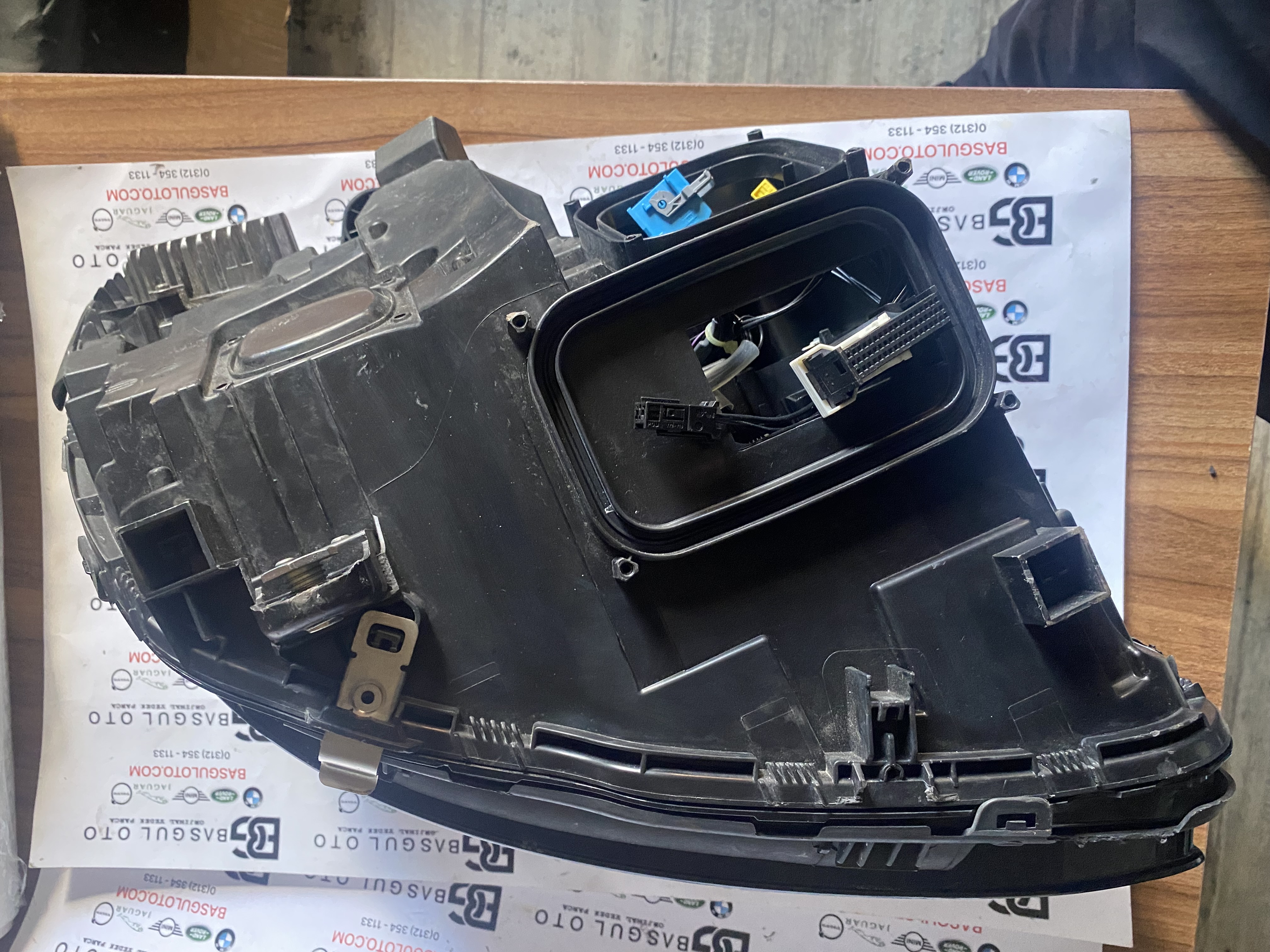 MERCEDES W205 SAĞ FAR A2059068701 ORJİNAL ÇIKMA MERCEDES W205 SAĞ FAR A2059068701 ORJİNAL ÇIKMA