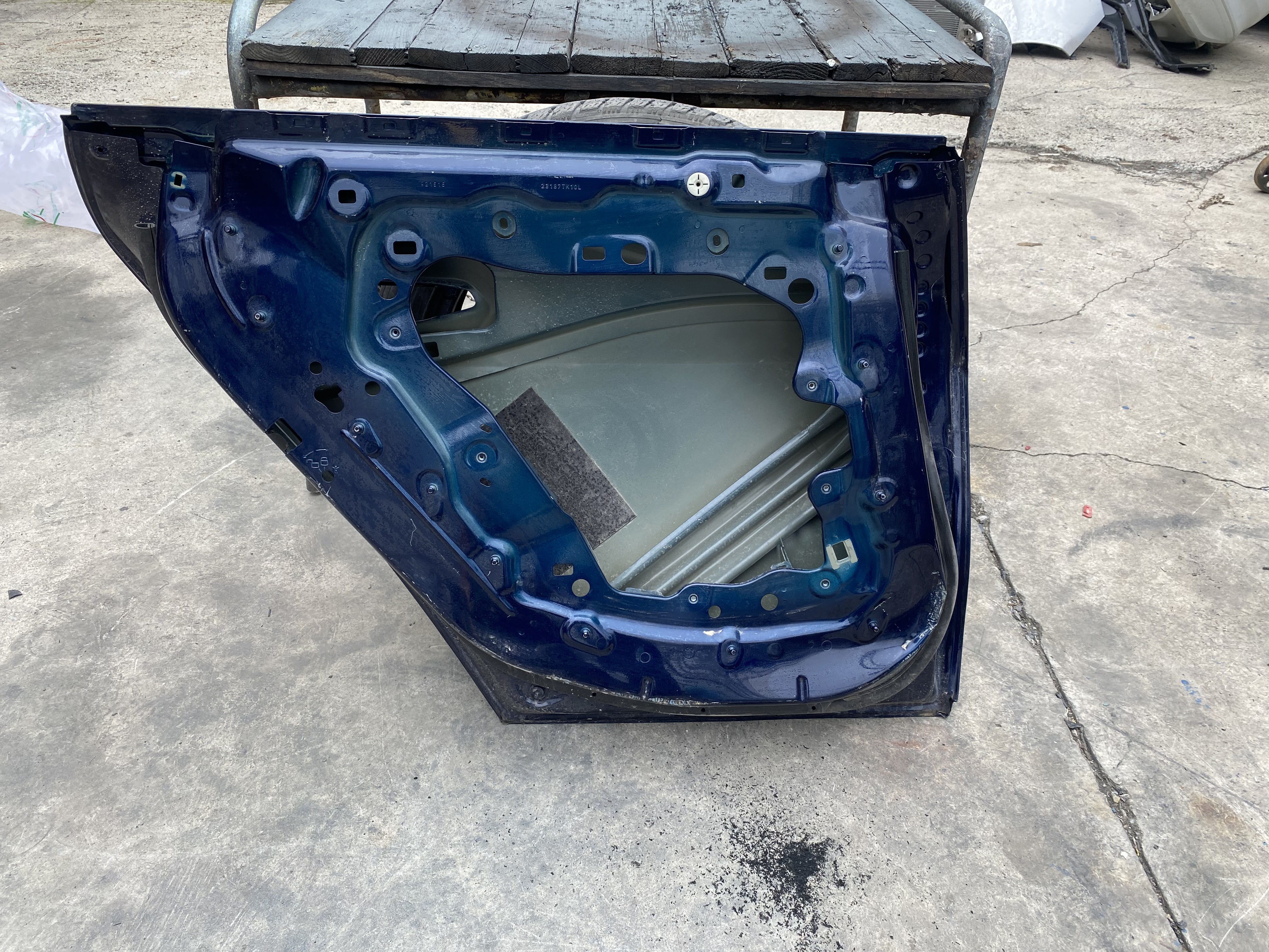 BMW 4 SERİSİ G26 SOL ARKA KAPI ORJİNAL ÇIKMA 