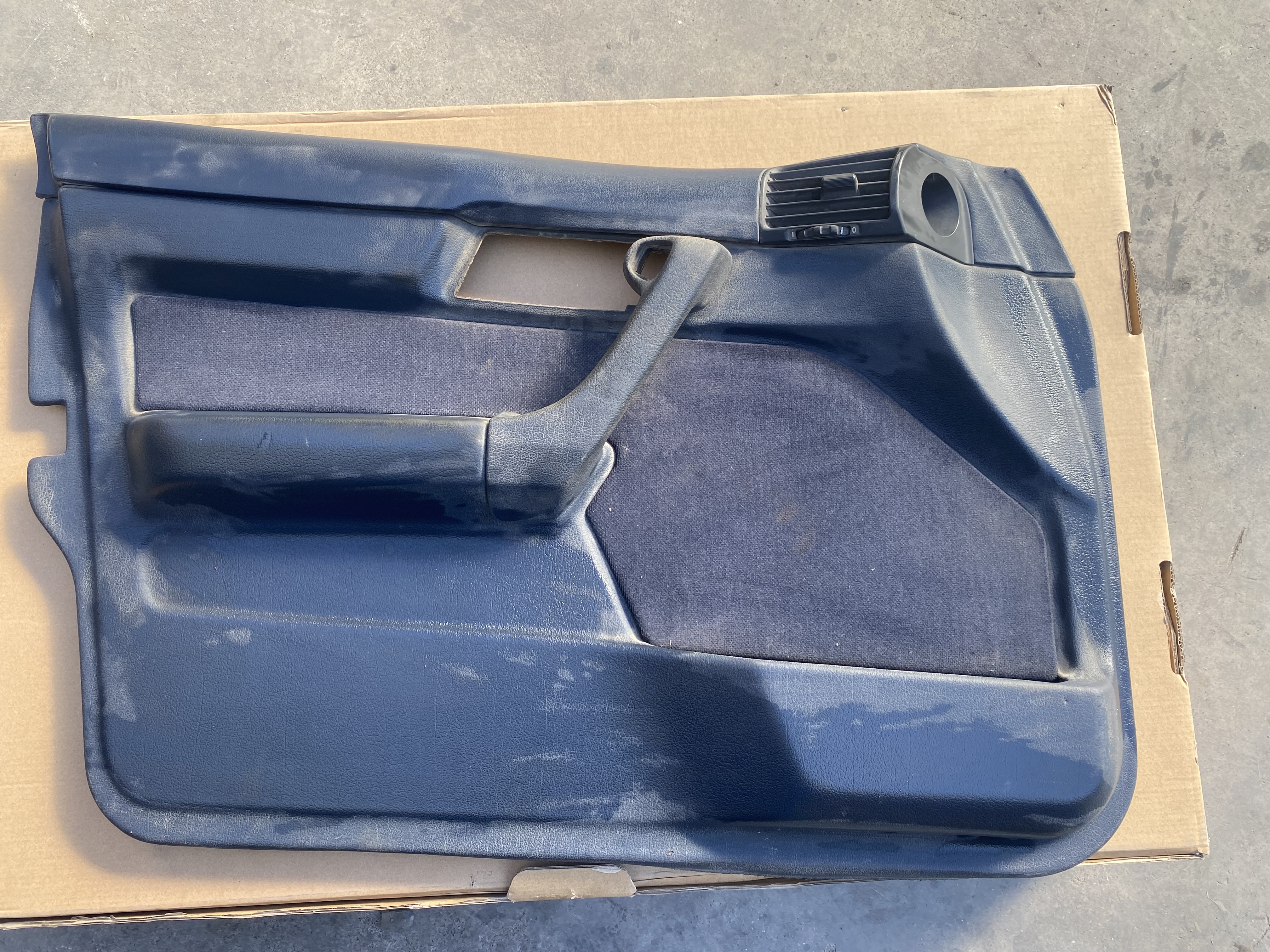 BMW 5 SERİSİ E34 SOL ÖN KAPI DÖŞEMESİ ORJINAL ÇIKMA