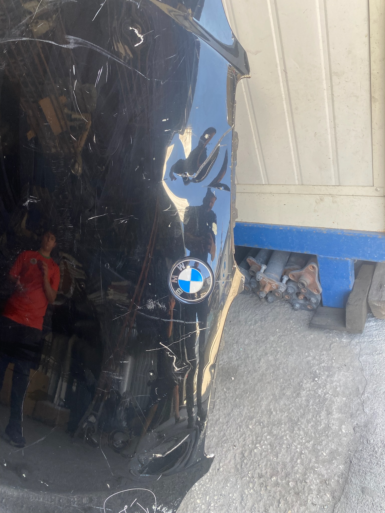 BMW E65 2001-2005 MODEL  SİYAH MOTOR KAPUTU  41617043239 ORJİNAL ÇIKMA