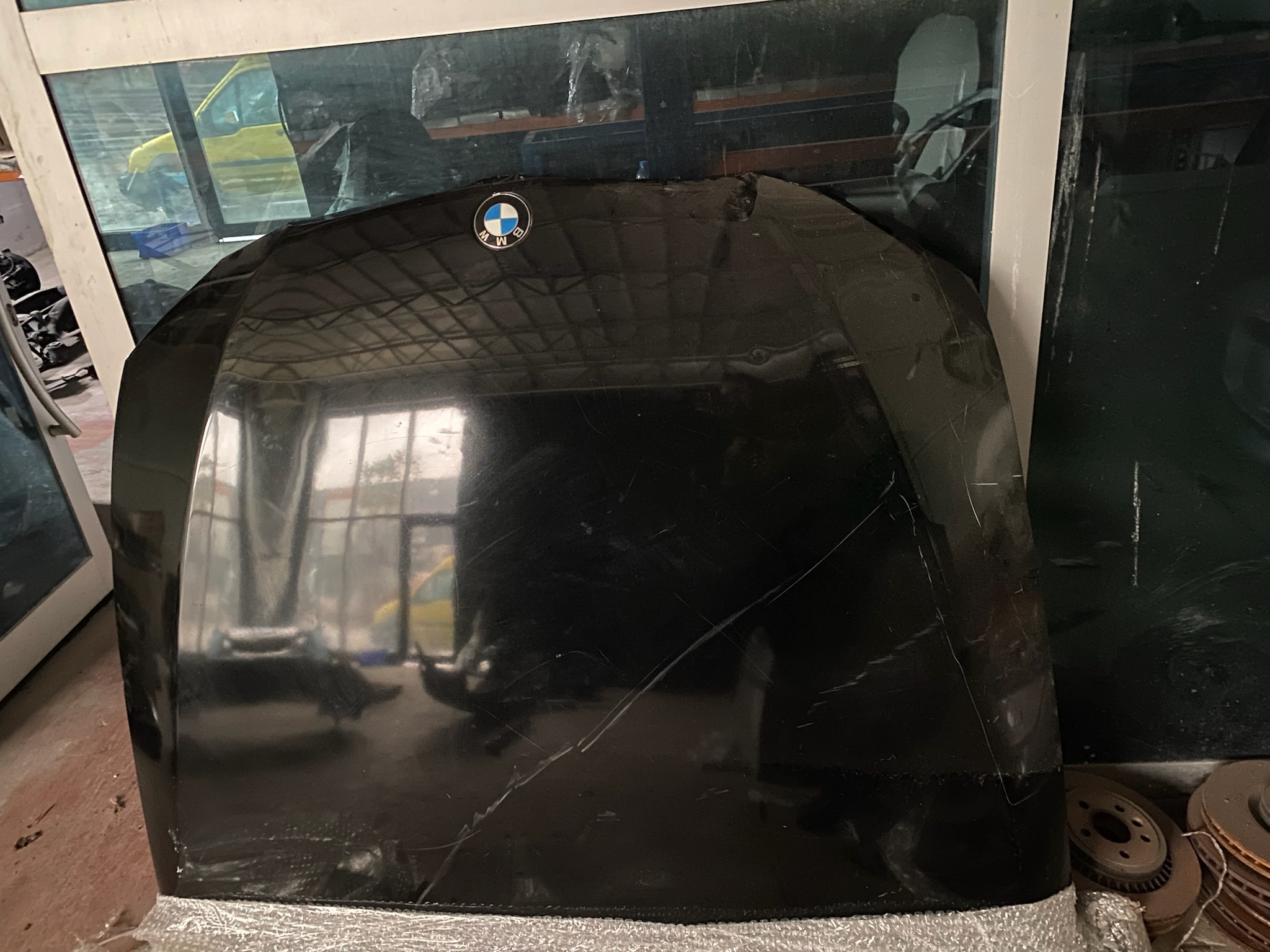 BMW E93 SİYAH MOTOR KAPUTU 41007263070 ORJİNAL ÇIKMA