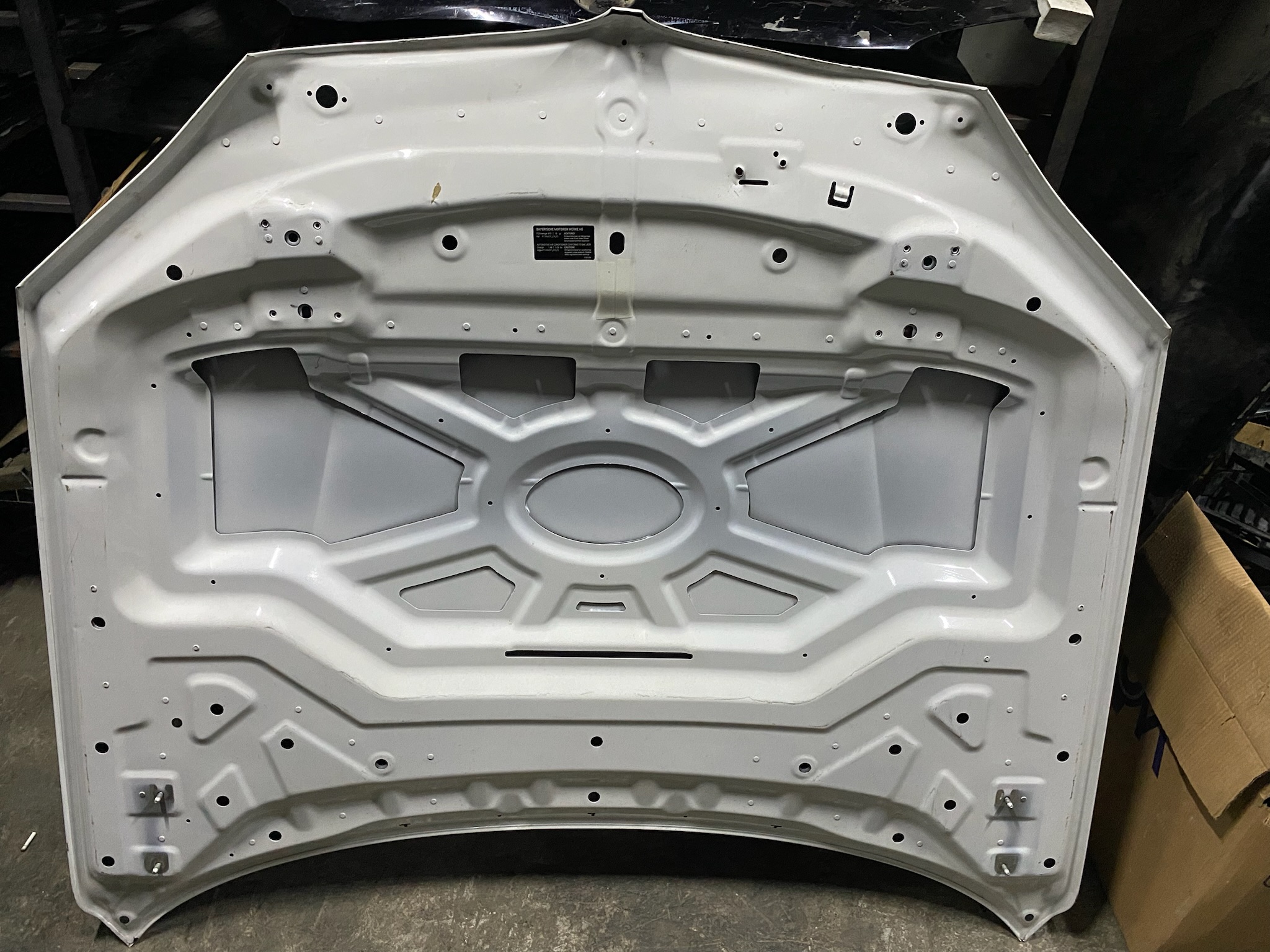 BMW X5 F15 X6 F16 BEYAZ MOTOR KAPUTU 41007381758 ORJİNAL ÇIKMA