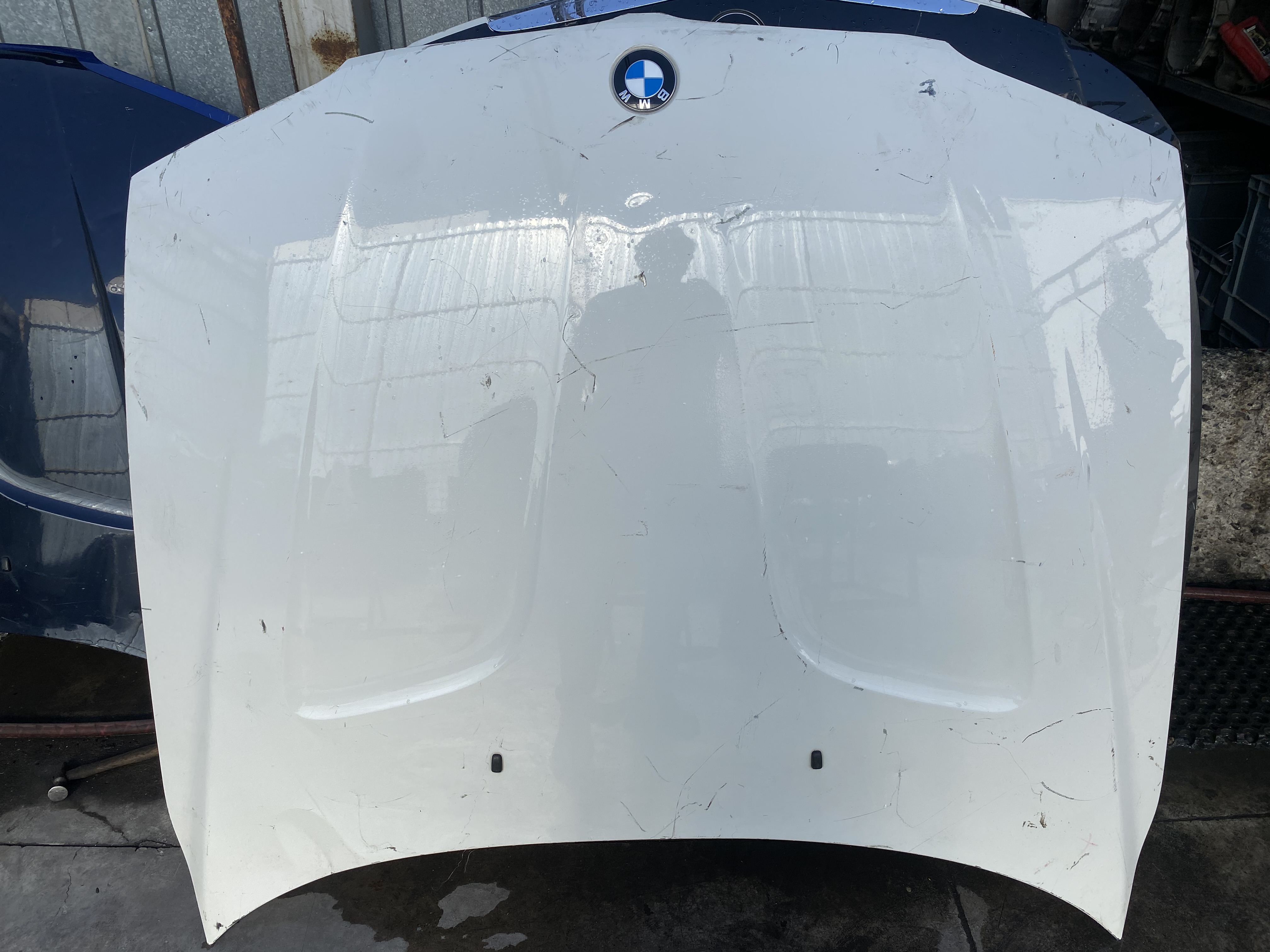 BMW X3 E83 MOTOR KAPUTU BEYAZ RENK 41003449411 ORJINAL ÇIKMA