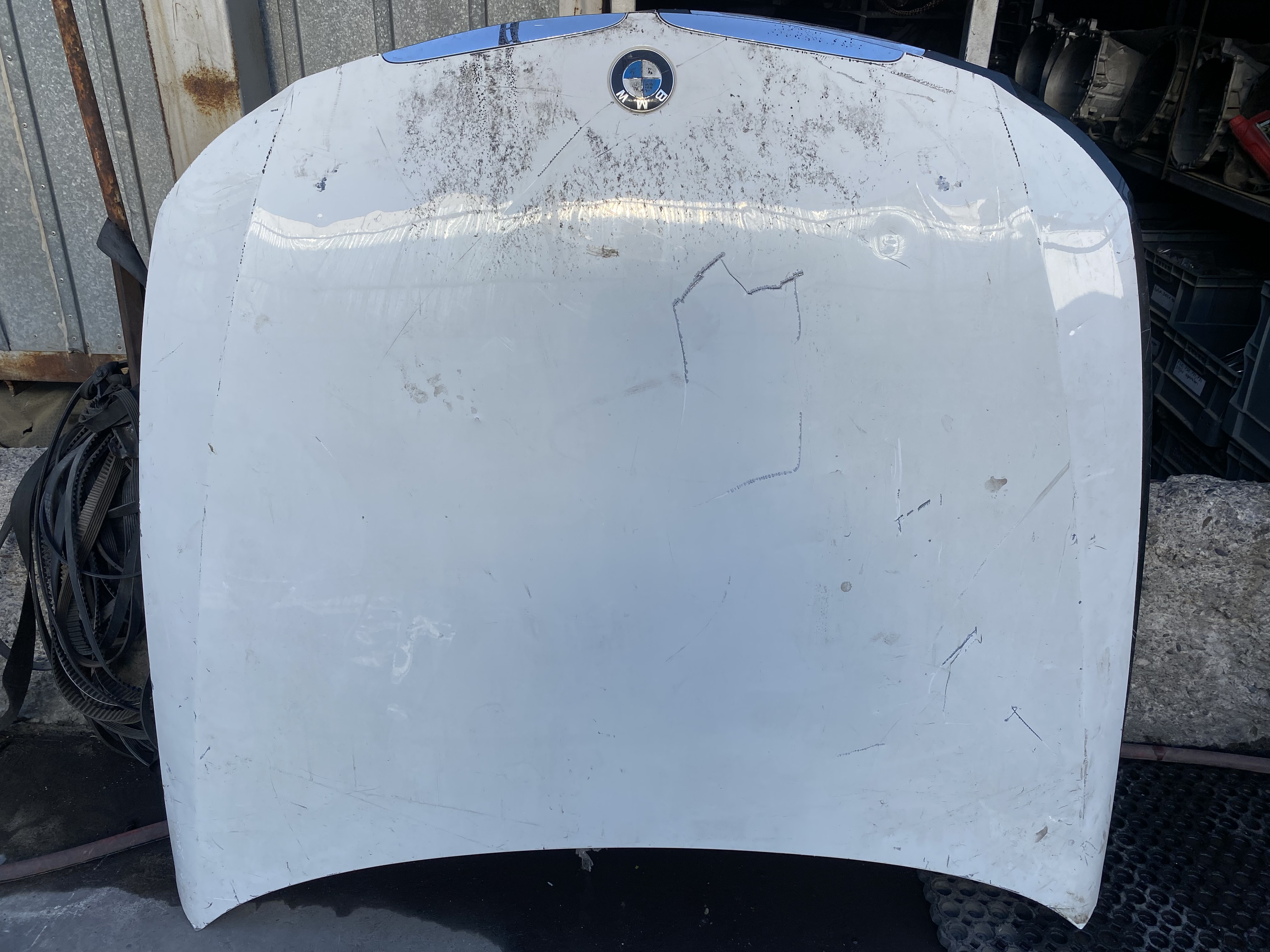 BMW E90 2005-2008 MODEL BEYAZ MOTOR KAPUTU 41617140729 ORJİNAL ÇIKMA
