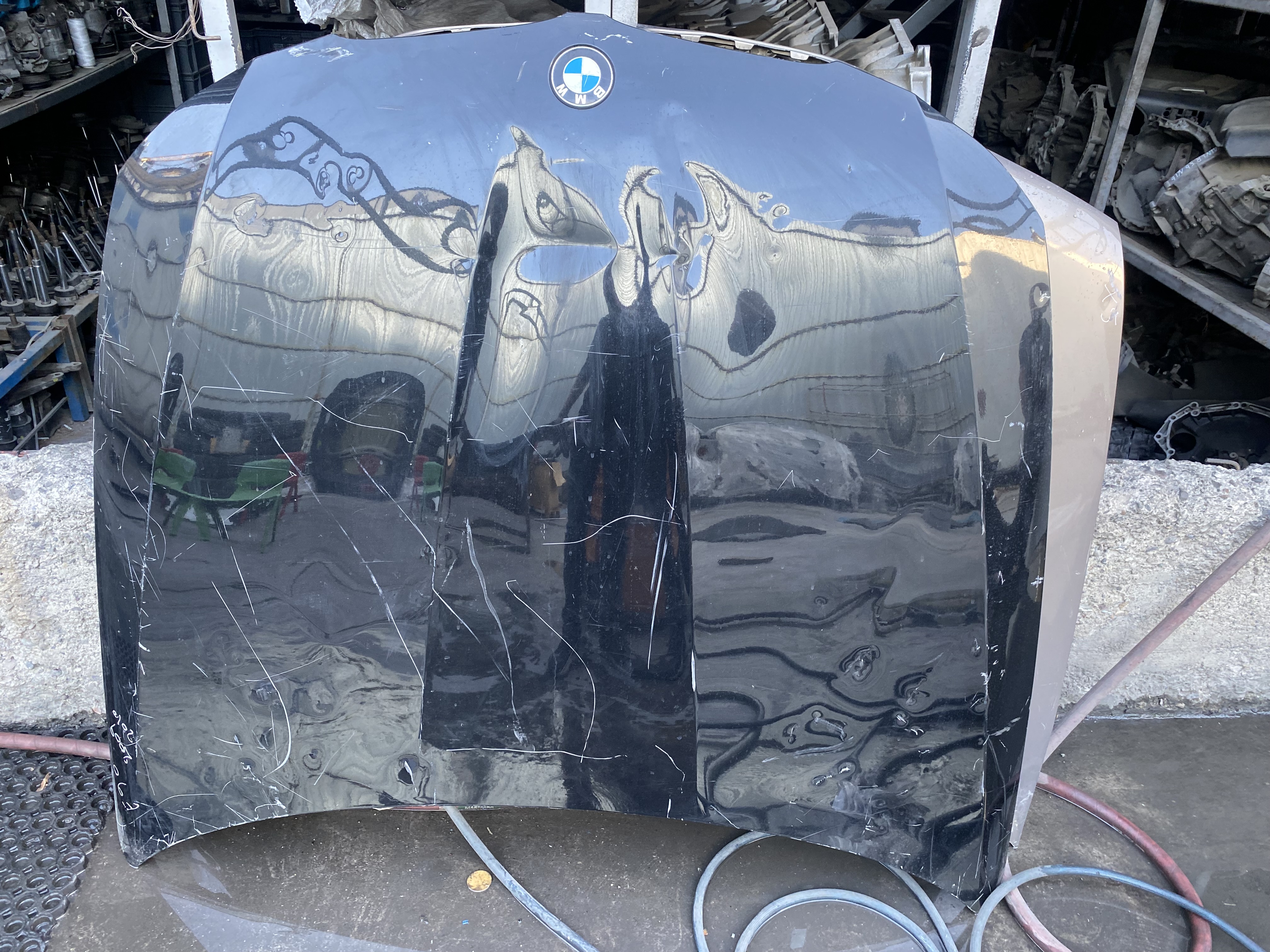 BMW E90 LCI SİYAH MOTOR KAPUTU 41617153940 ORJİNAL ÇIKMA