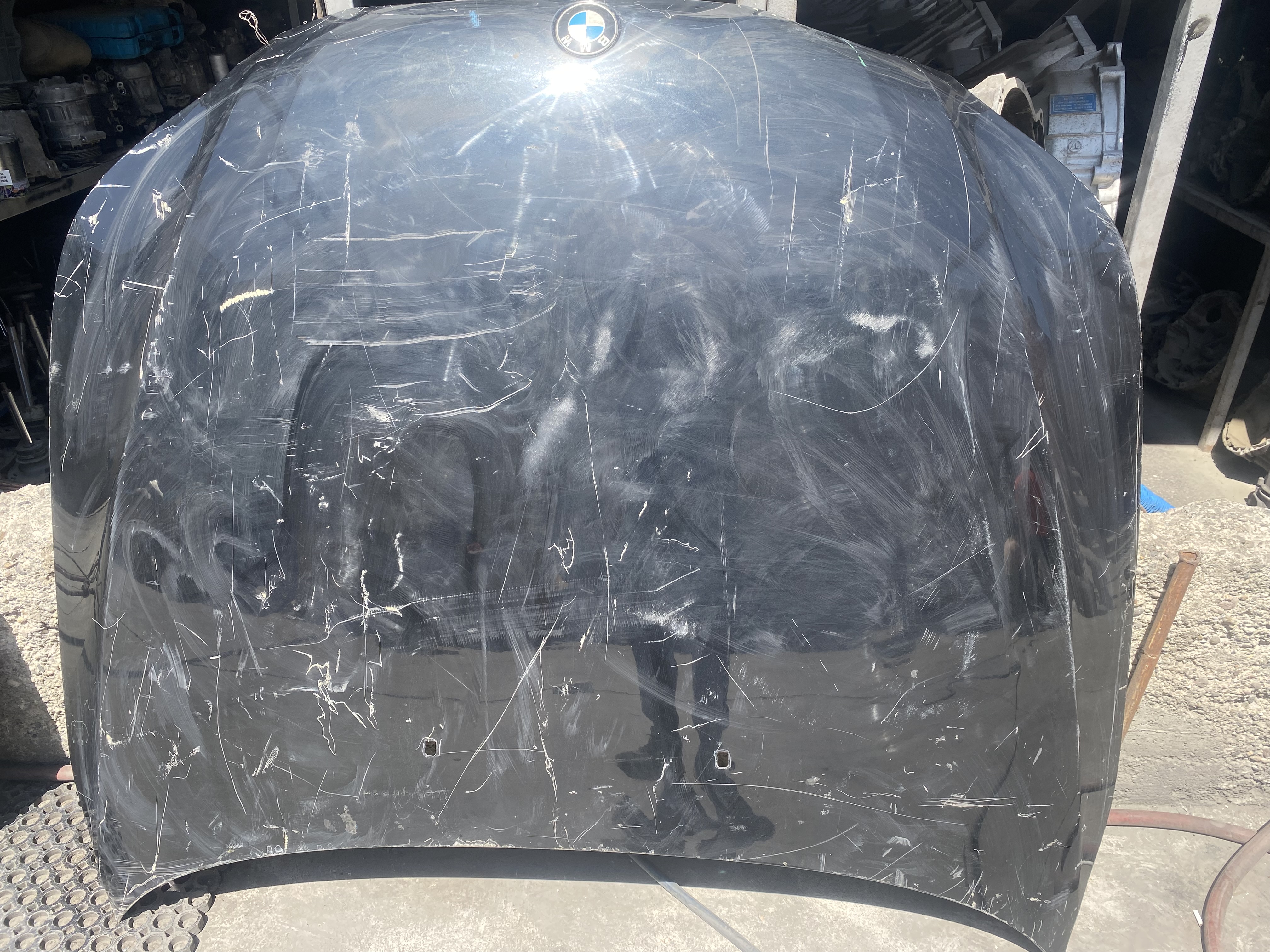 BMW E60 MOTOR KAPUTU SİYAH RENK 41617111385 ORJİNAL ÇIKMA
