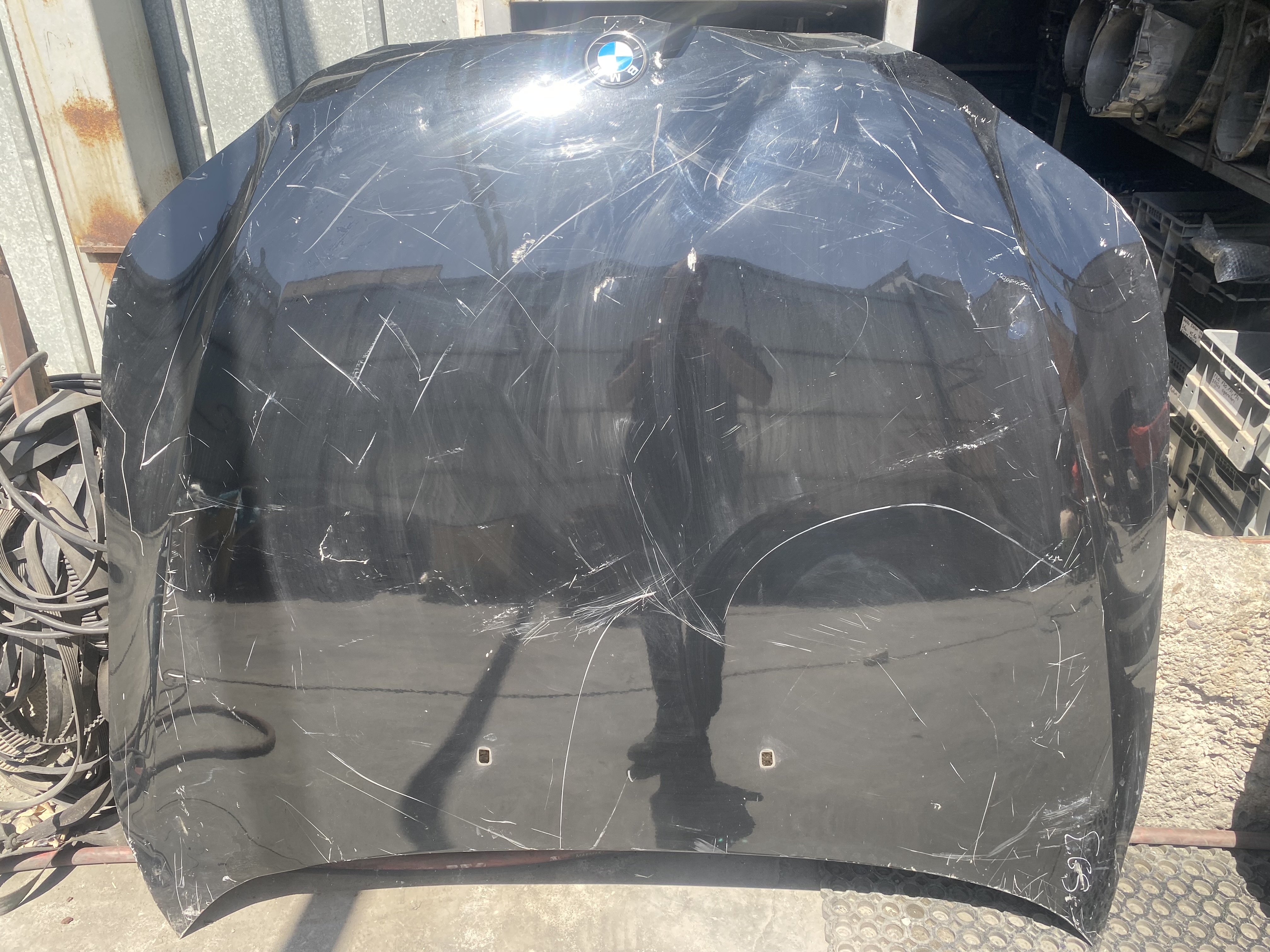 BMW E60 KAPUT SİYAH RENK 41617111385 ORJİNAL ÇIKMA