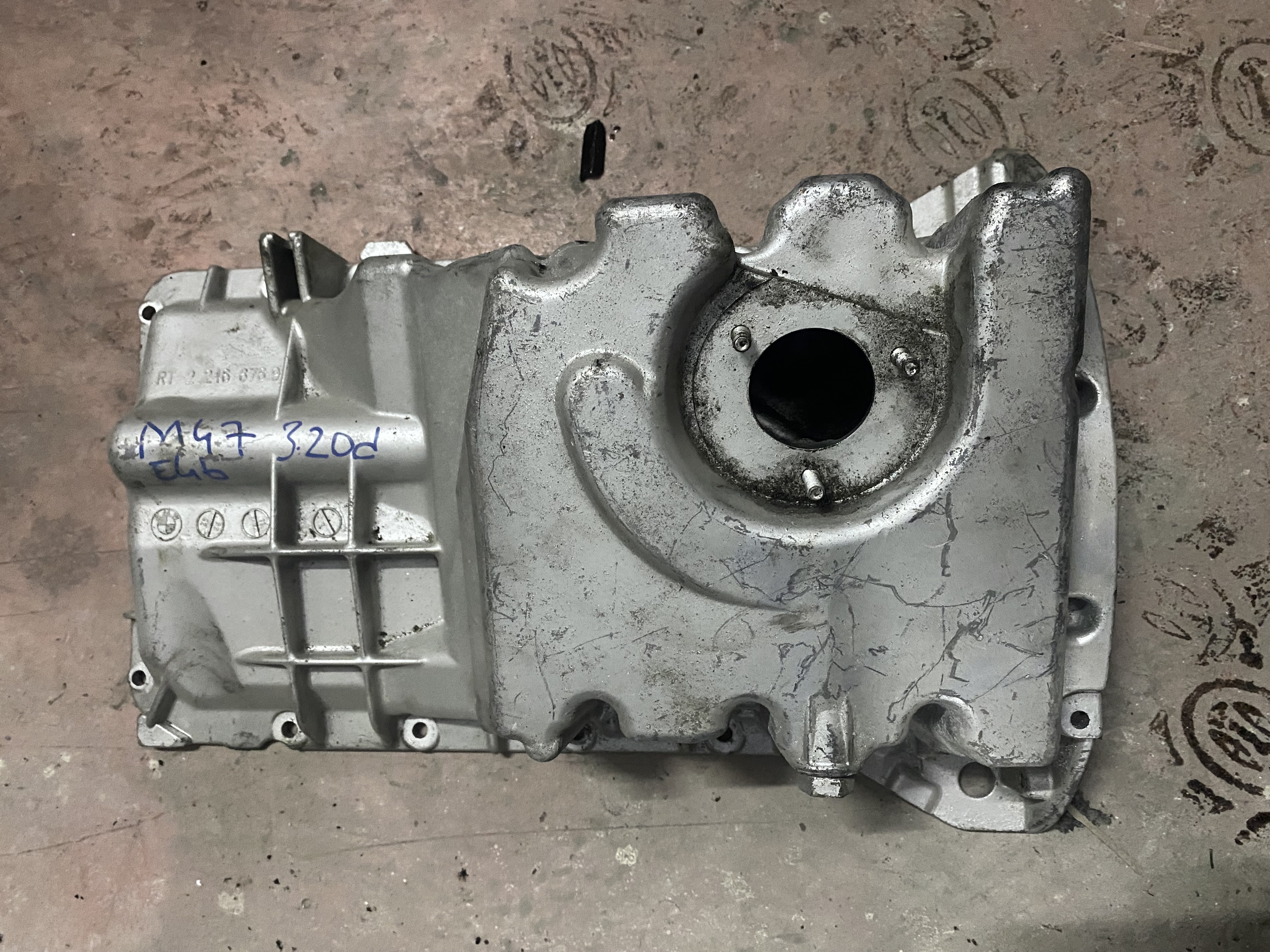 BMW E39 E46 M47 MOTOR KARTERİ 2246676 ORJİNAL ÇIKMA
