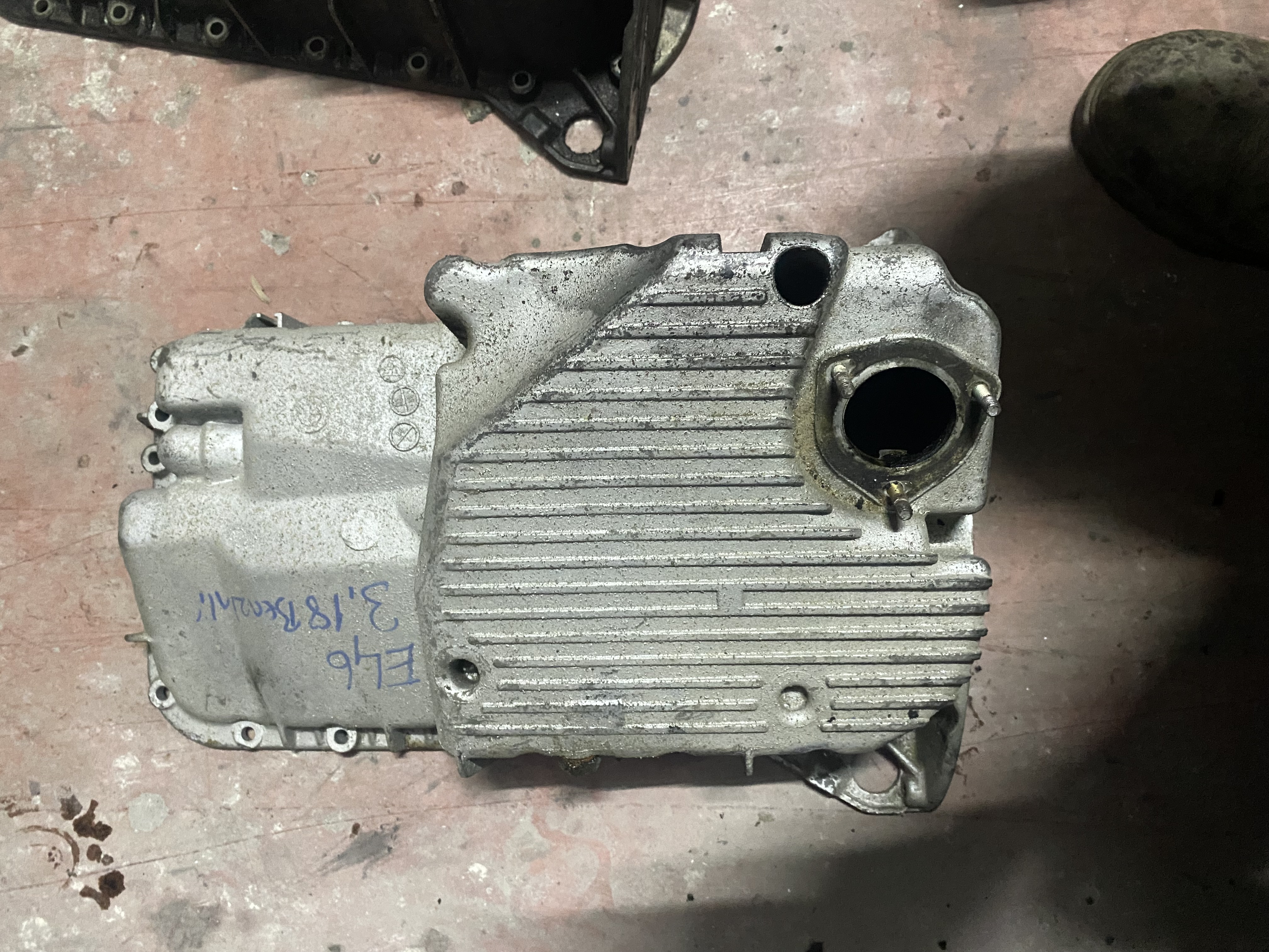 BMW E46 M43 MOTOR KARTERİ 1432719 ORJİNAL ÇIKMA