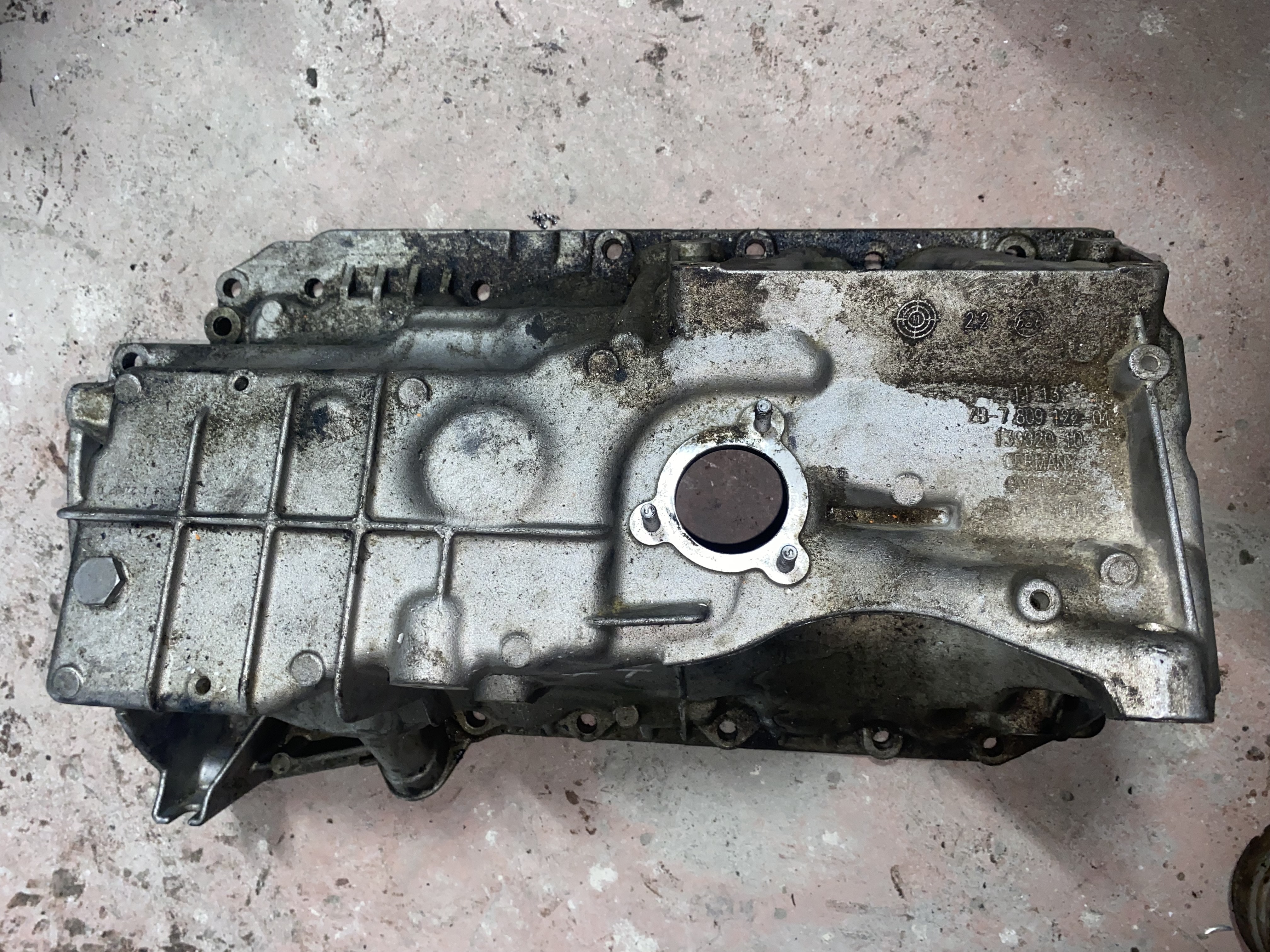 BMW F20 F30 F34 F36 F25 N47N XDRİVE MOTOR KARTERİ 7809122 ORJİNAL ÇIKMA