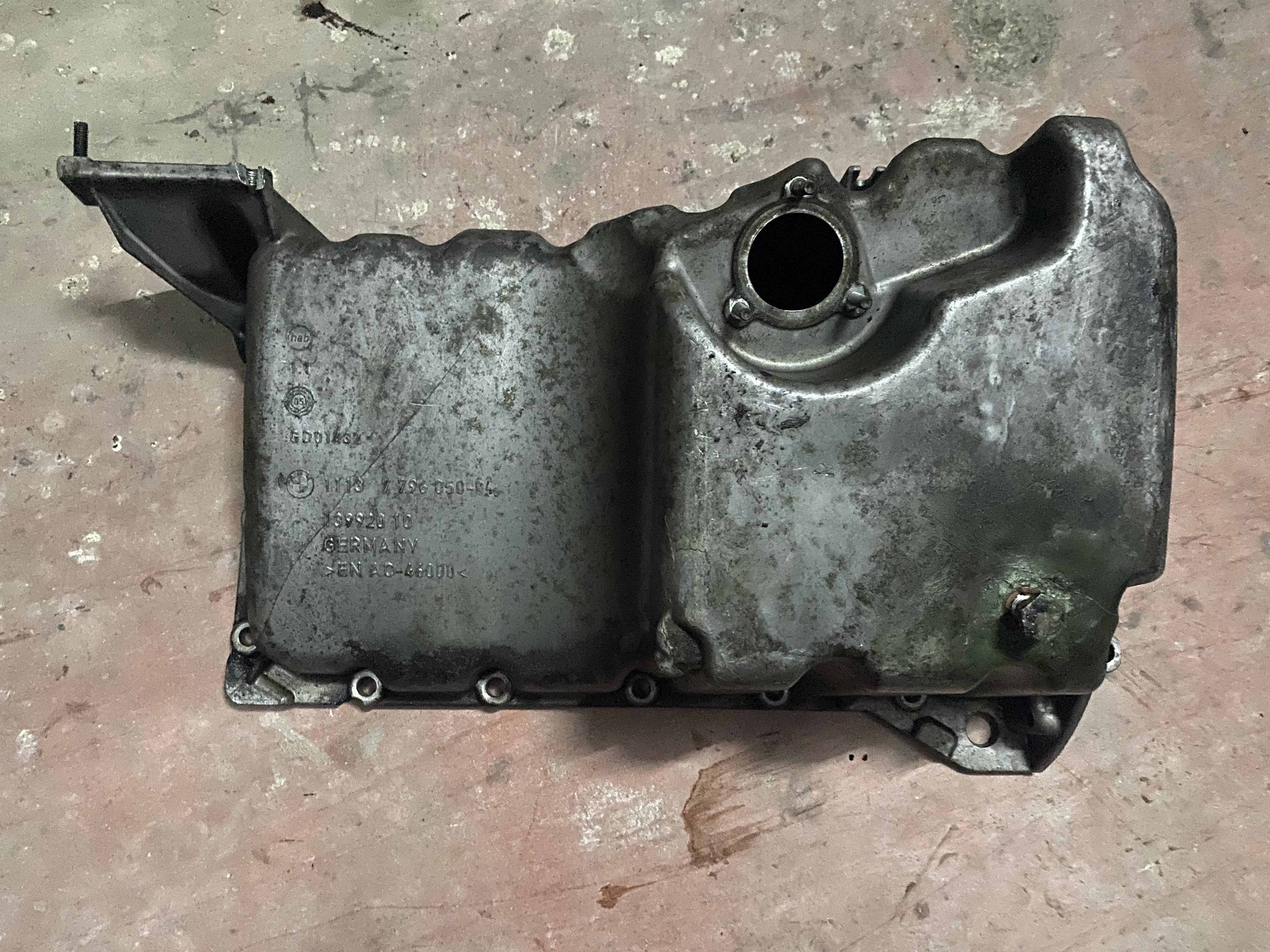 BMW E60 M47N2 MOTOR KARTERİ 7796050 ORJİNAL ÇIKMA