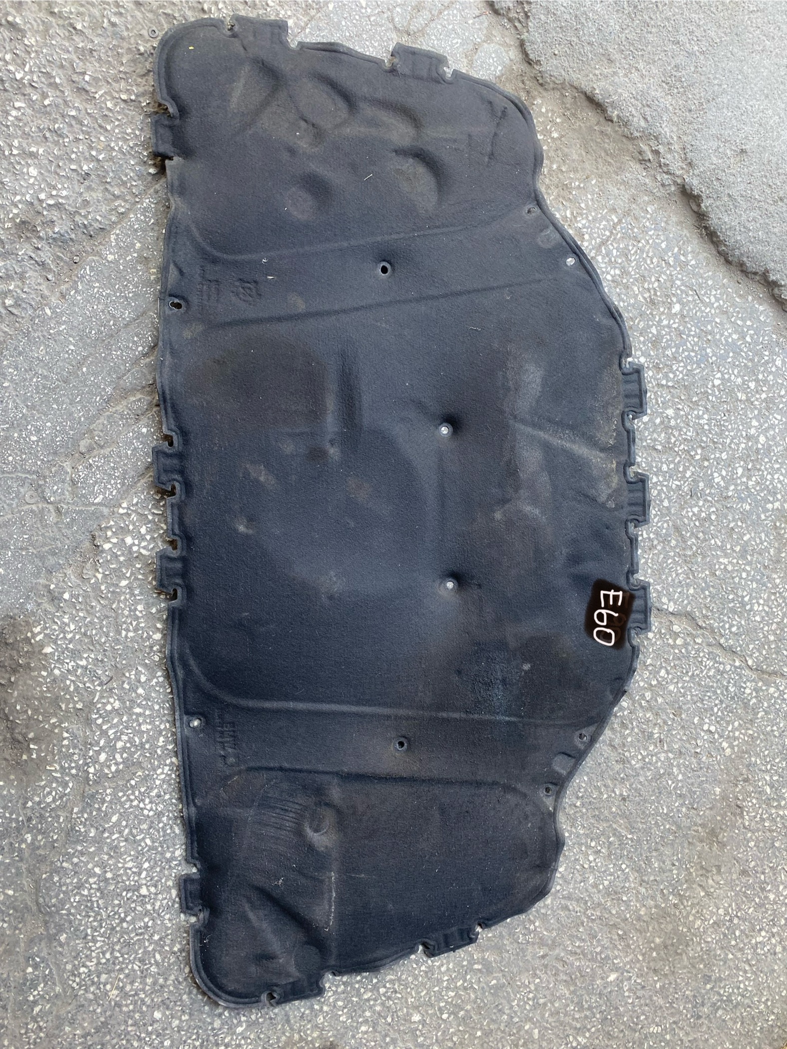 BMW E60 KAPUT KEÇESİ 7148208 ORJİNAL ÇIKMA