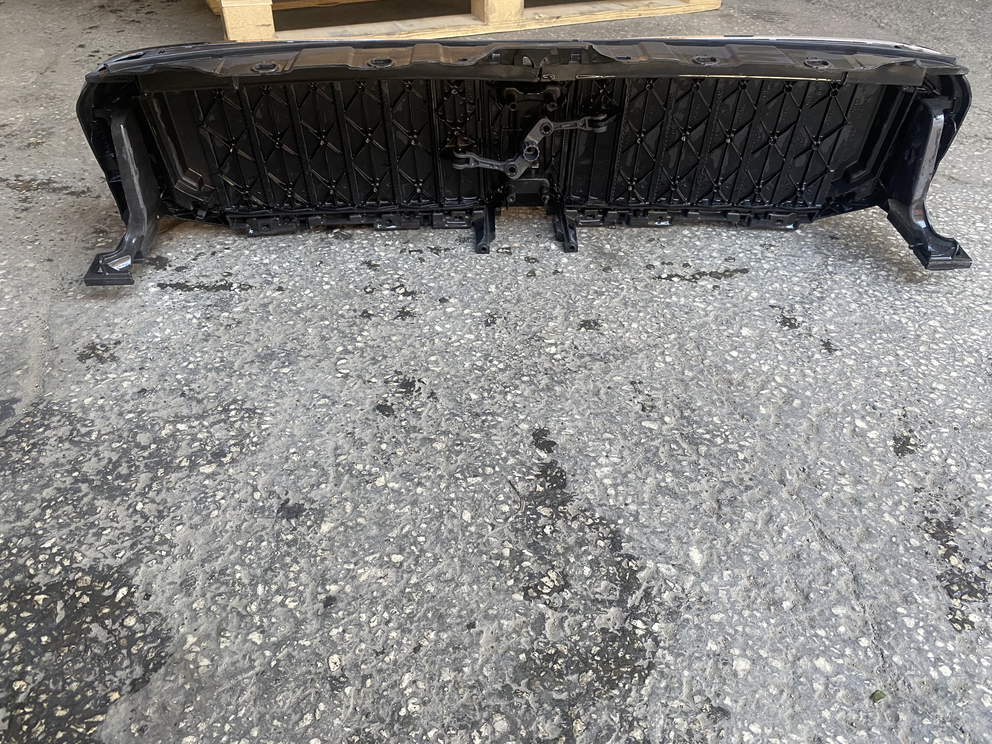 BMW G30 LCİ ÖN PANJUR VE HAVA KANALI 5A218F3 ORJİNAL ÇIKMA