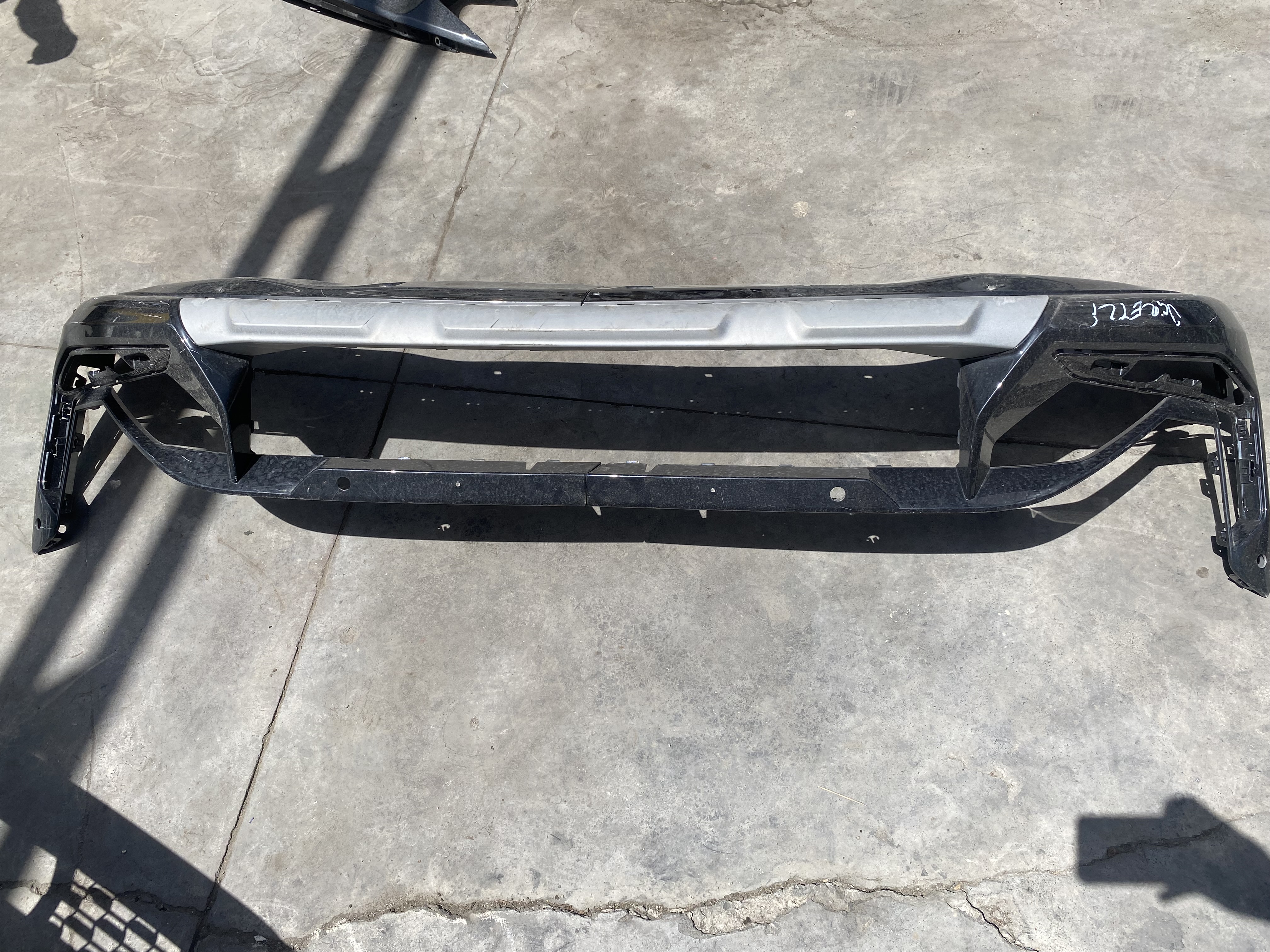 BMW X1 U11 ÖN TAMPON ALT 51115A0DB80 ORJİNAL ÇIKMA