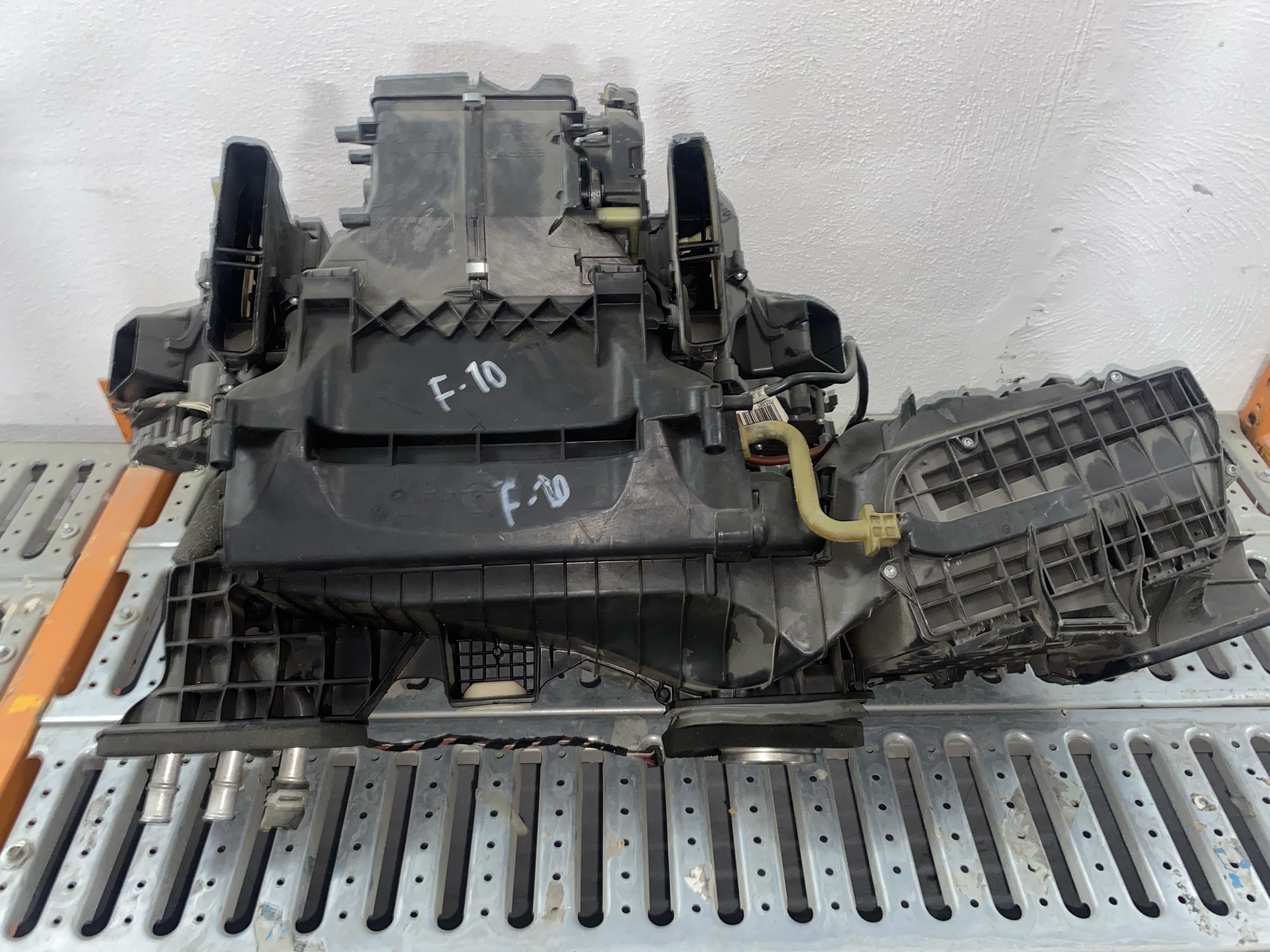 BMW F10 KALORİFER KUTUSU ORJİNAL ÇIKMA