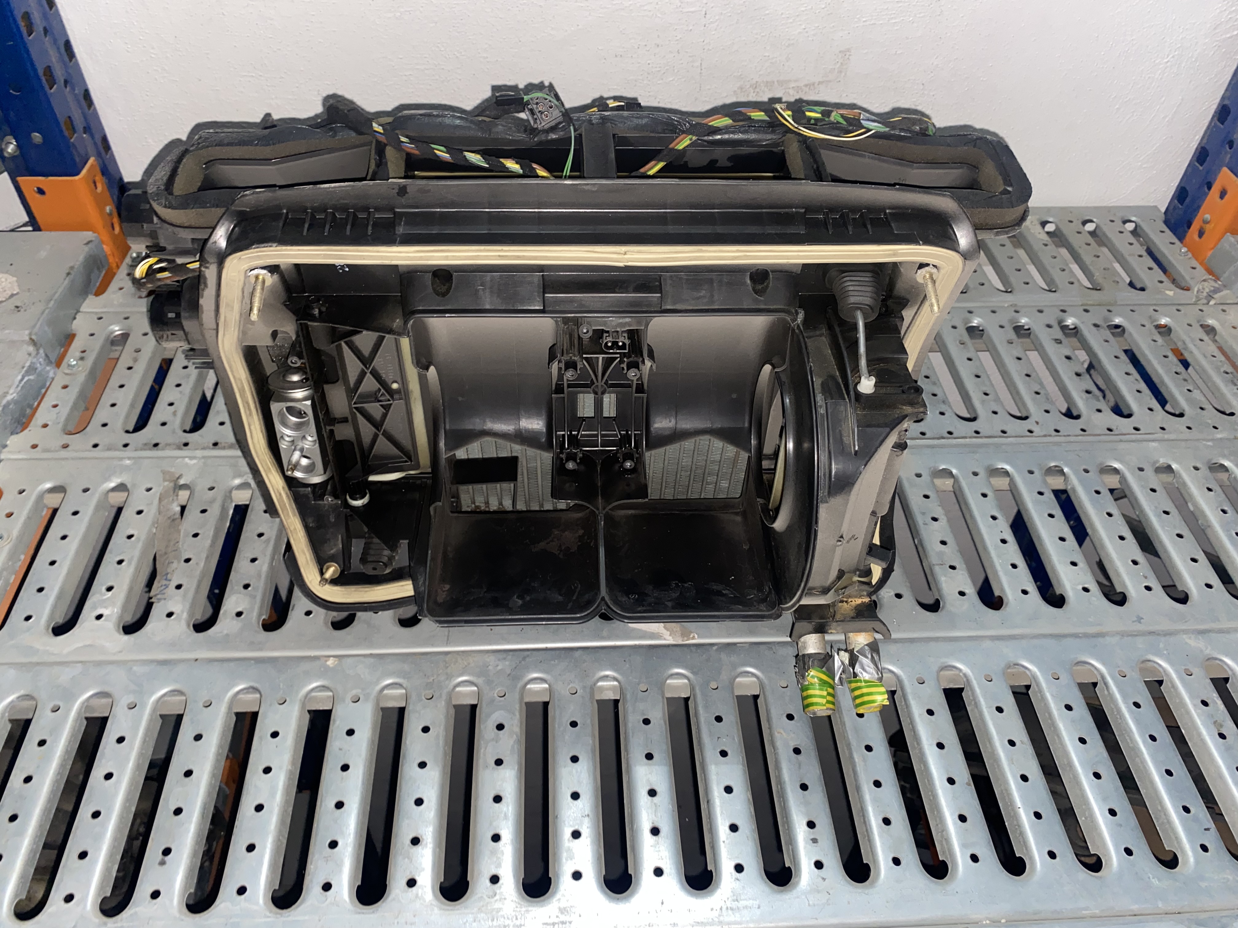 BMW  E46 KALORİFER KUTUSU 6980081  ORJINAL ÇIKMA