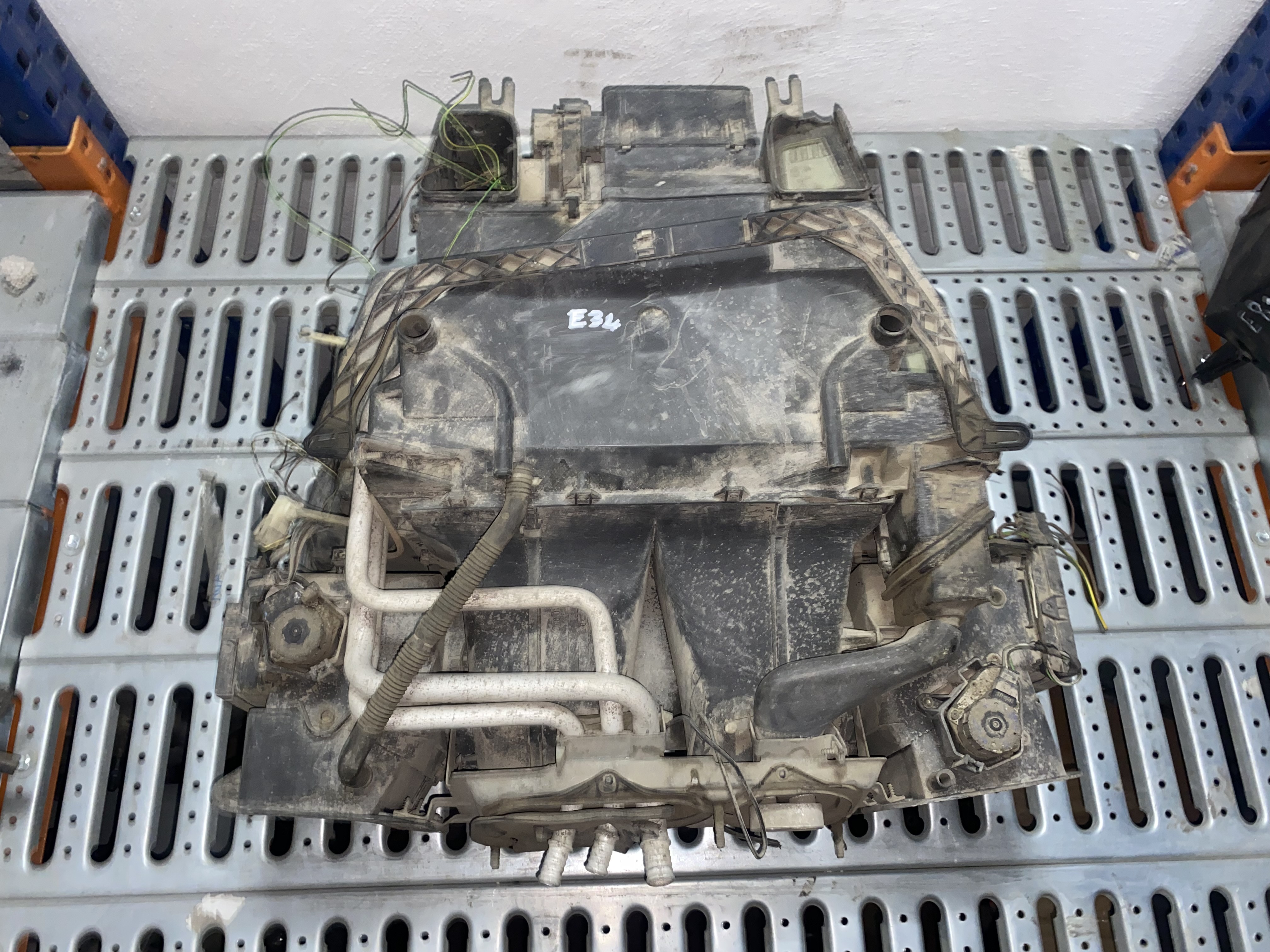 BMW 5 SERİSİ E34 KALORİFER KUTUSU ORJINAL ÇIKMA