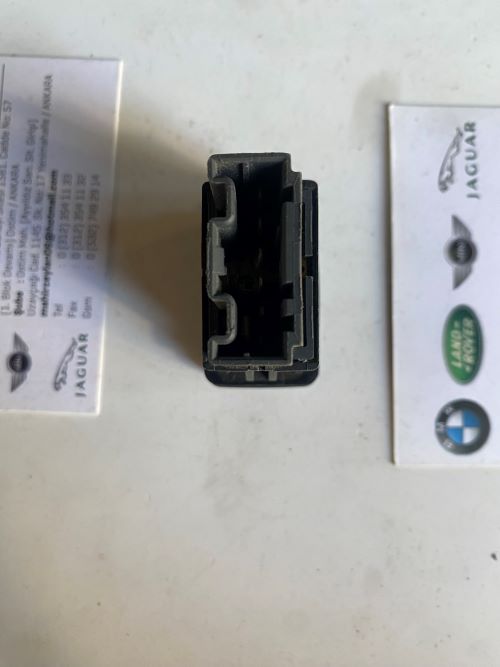 LAND ROVER FREELANDER-1 YUF000200 CAM AÇMA DÜĞMESİ ORJİNAL ÇIKMA