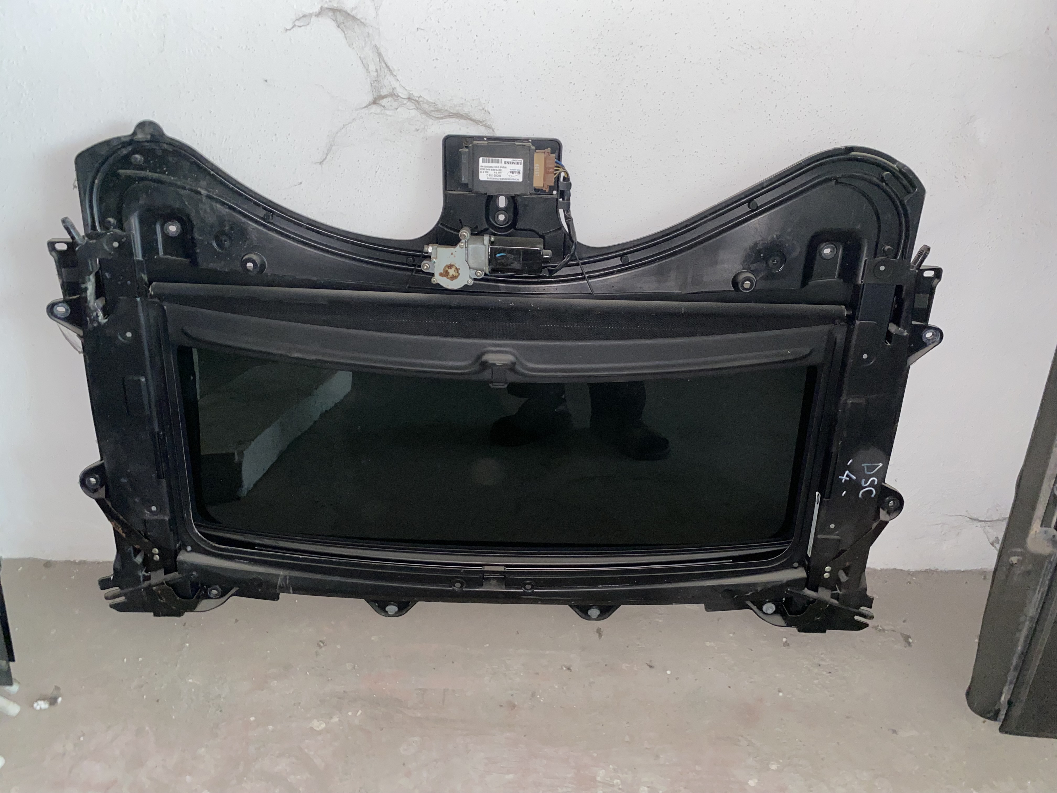 LAND ROVER DİSCOVERY 4 SUNROOF ORJİNAL ÇIKMA