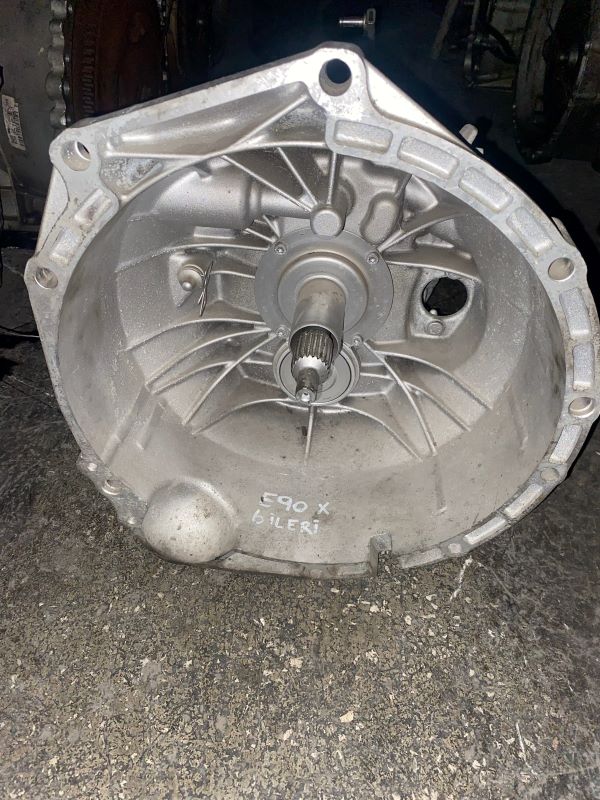 BMW E90 2.0dX 6 İLERİ MANUEL ŞANZIMAN 1069401105 ORJİNAL ÇIKMA