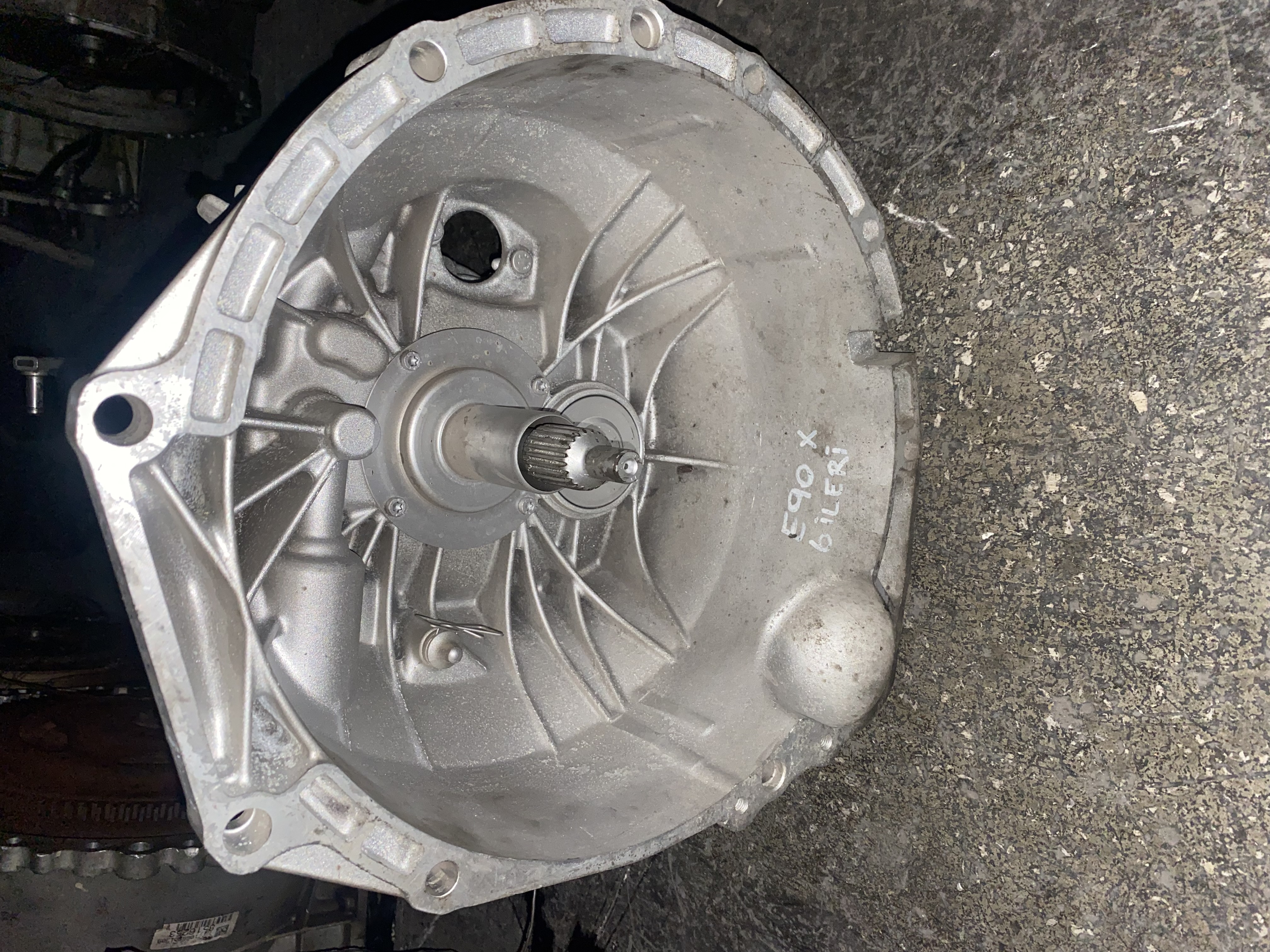 BMW E90 2.0dx MANUEL 6 İLERİ ŞANZIMAN 1069401105 ORJİNAL ÇIKMA 