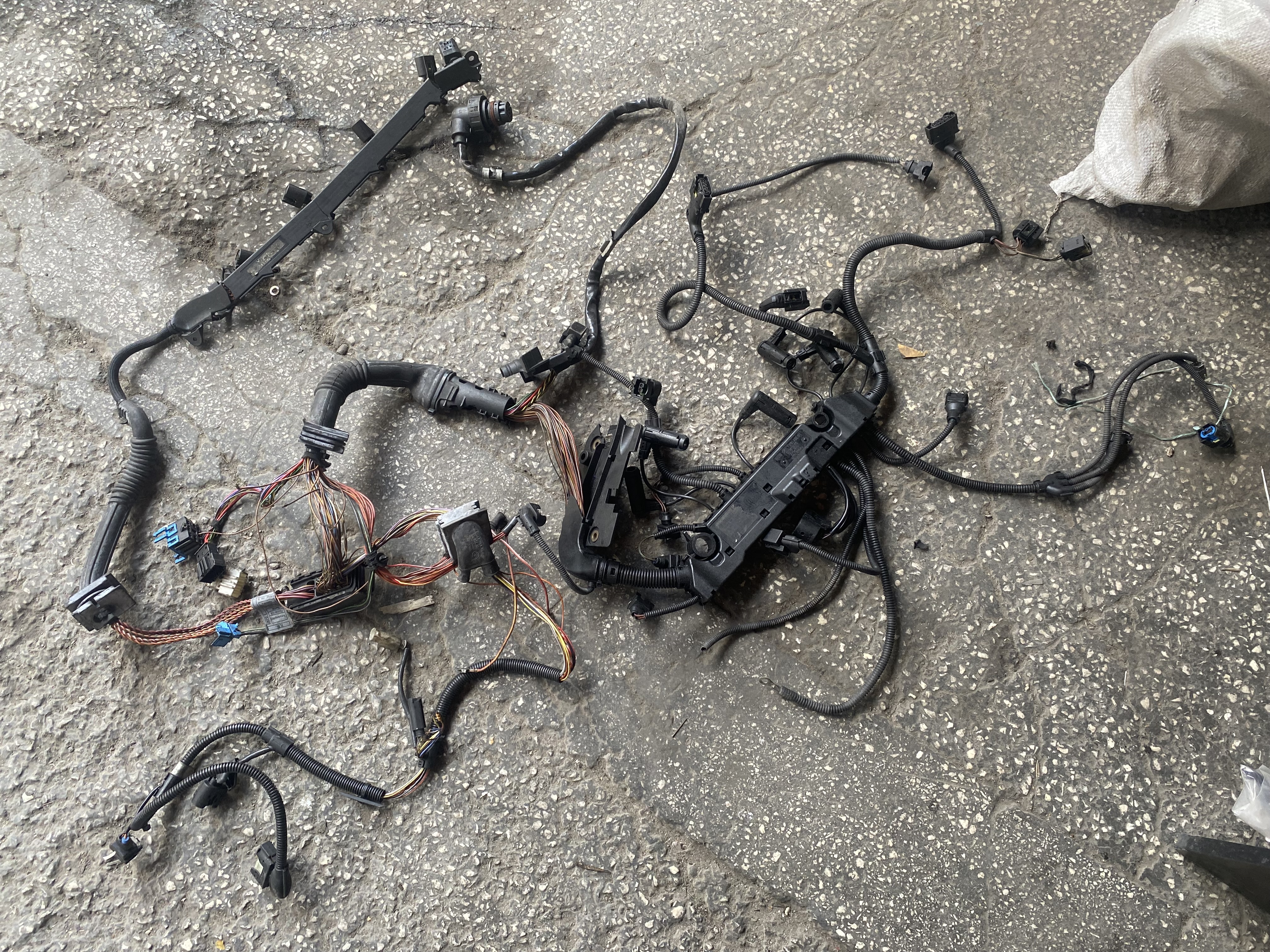 BMW E90 3.0d M57 MOTOR TESİSATI ORJİNAL ÇIKMA