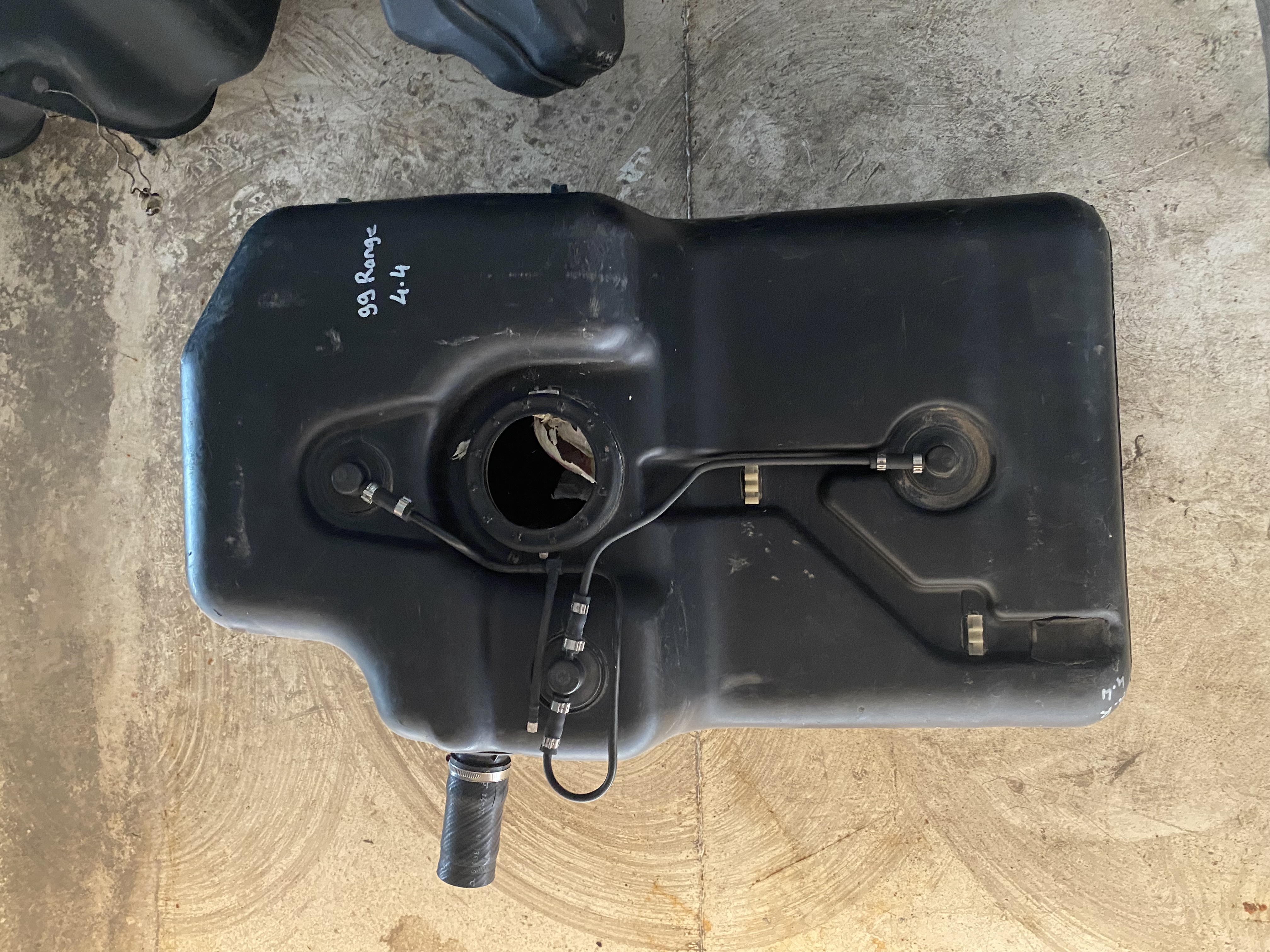 RANGE ROVER P38 4.4 YAKIT DEPOSU ORJINAL ÇIKMA
