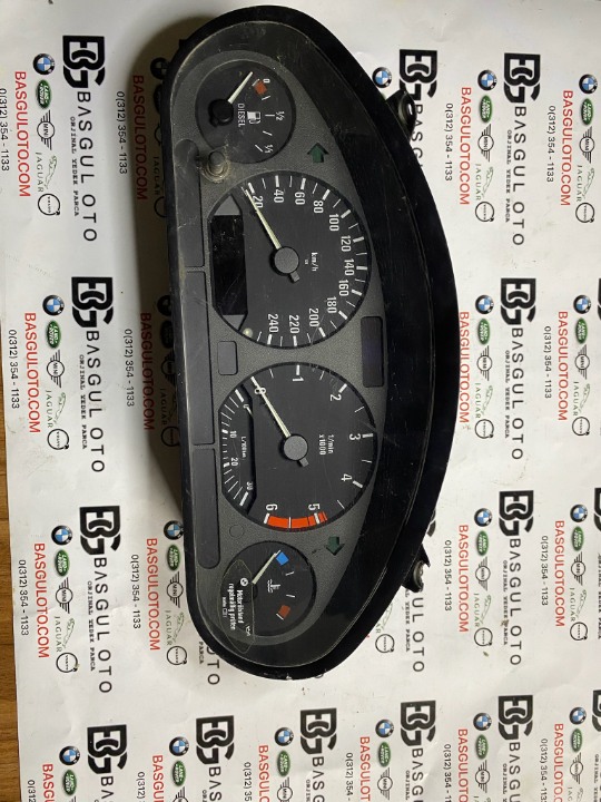 BMW E36 8364380 KM SAATİ KADRAN GÖSTERGE  PANELİ