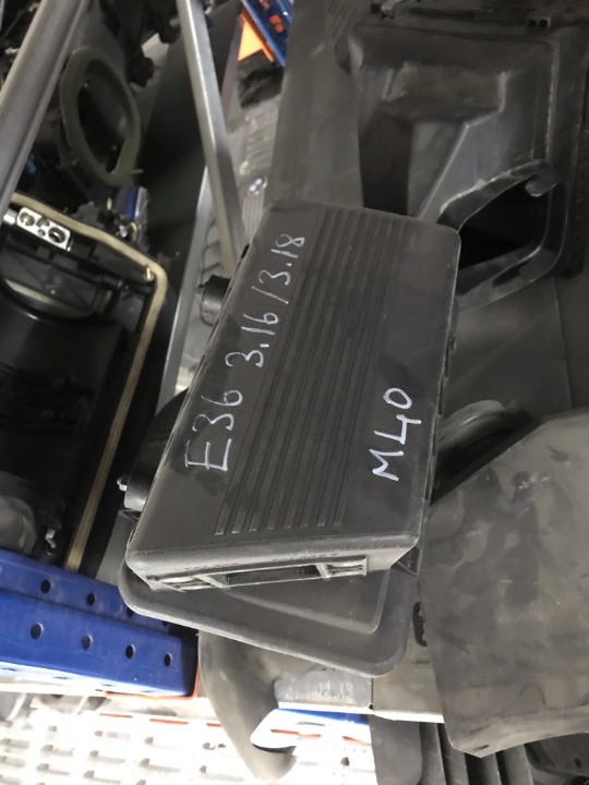 BMW E36 M40 HAVA FİLTRE KUTUSU ÇIKMA ORJ